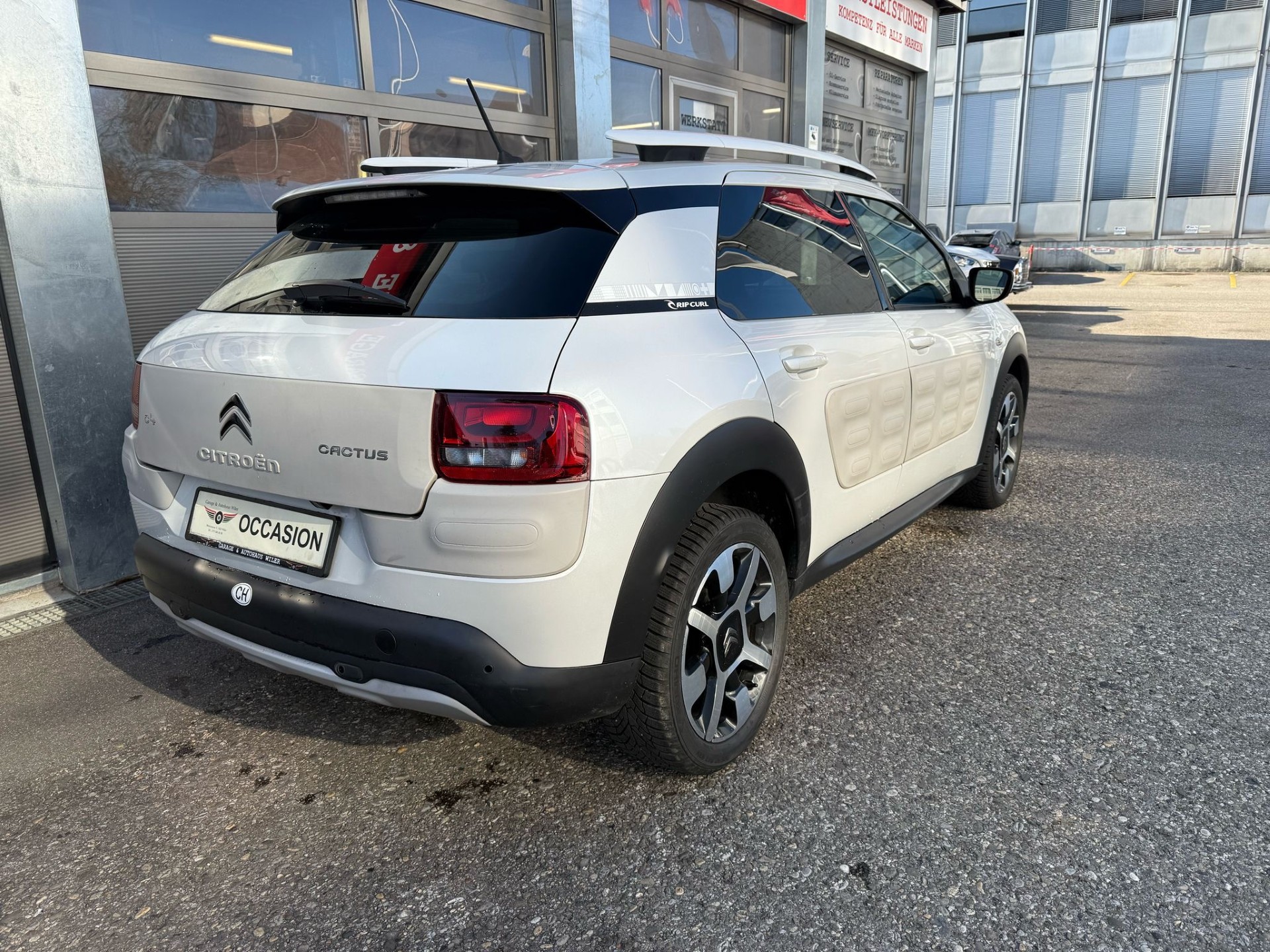 CITROEN C4 Cactus 1.2 e-THP Rip Curl-image-4