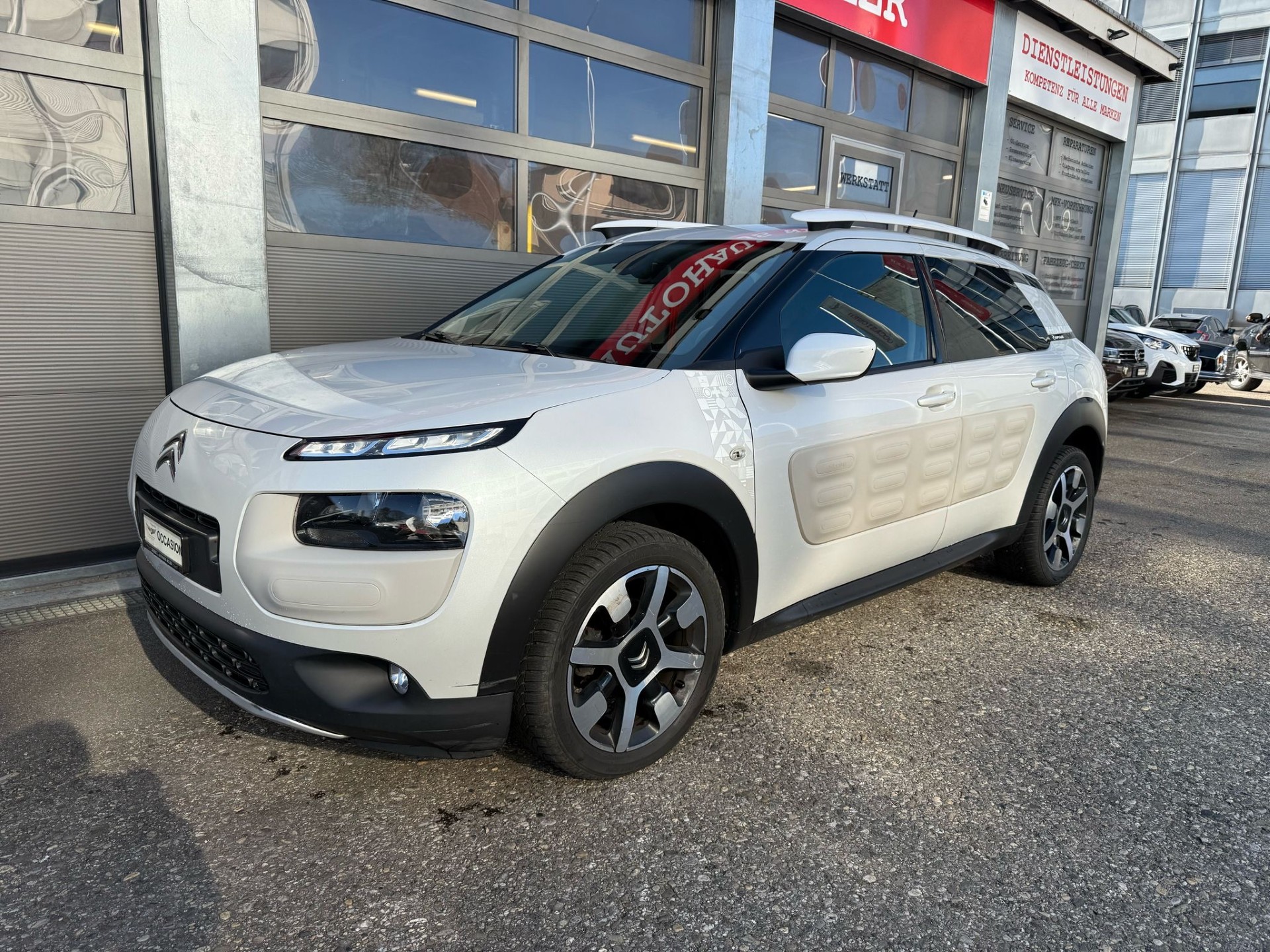 CITROEN C4 Cactus 1.2 e-THP Rip Curl-image-0
