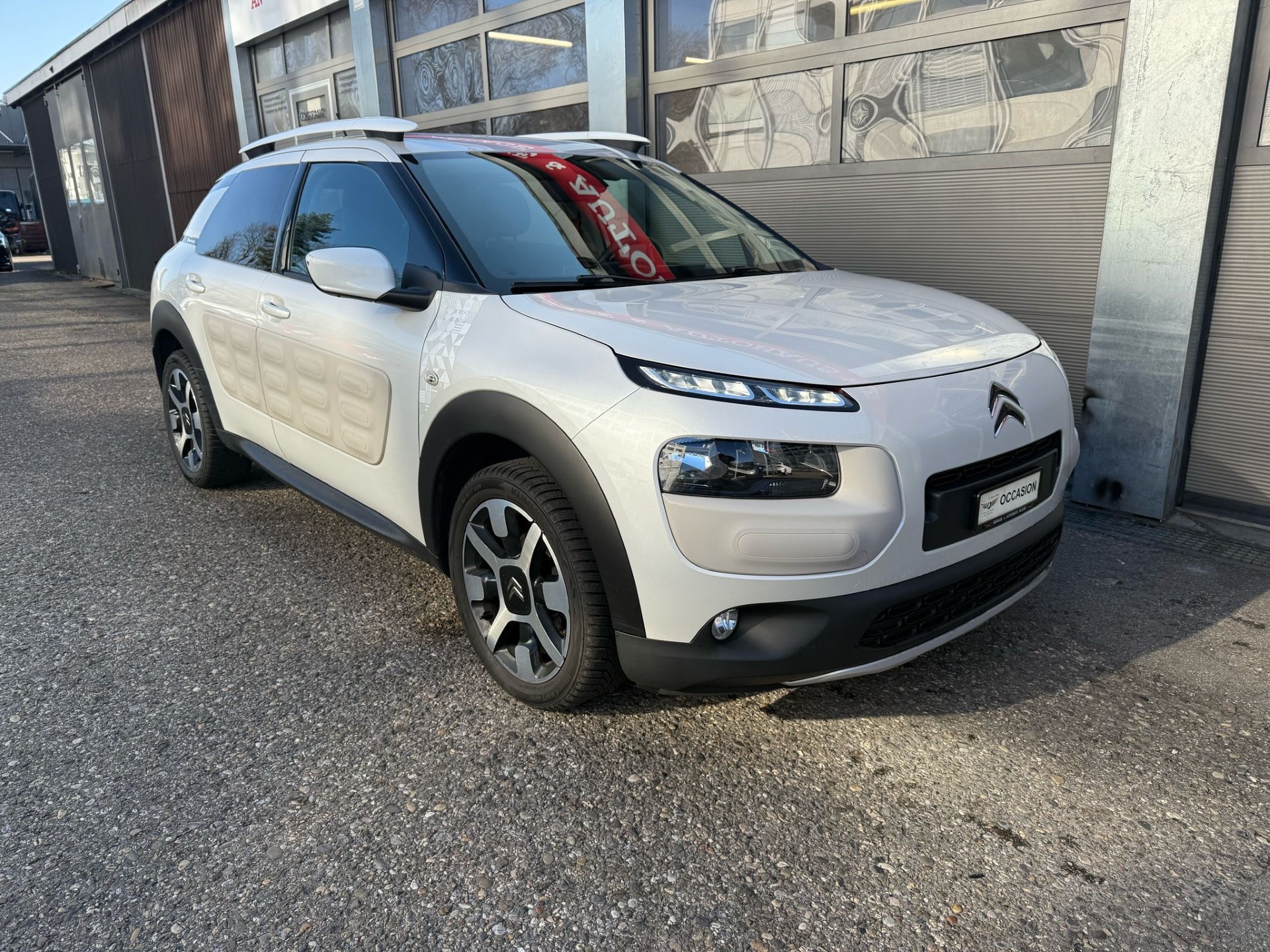 CITROEN C4 Cactus 1.2 e-THP Rip Curl-image-2