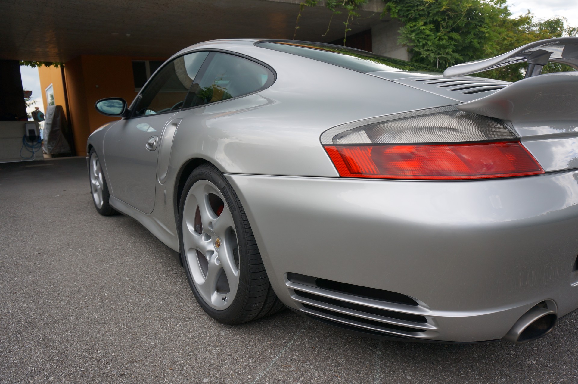 PORSCHE 911 Turbo-image-4