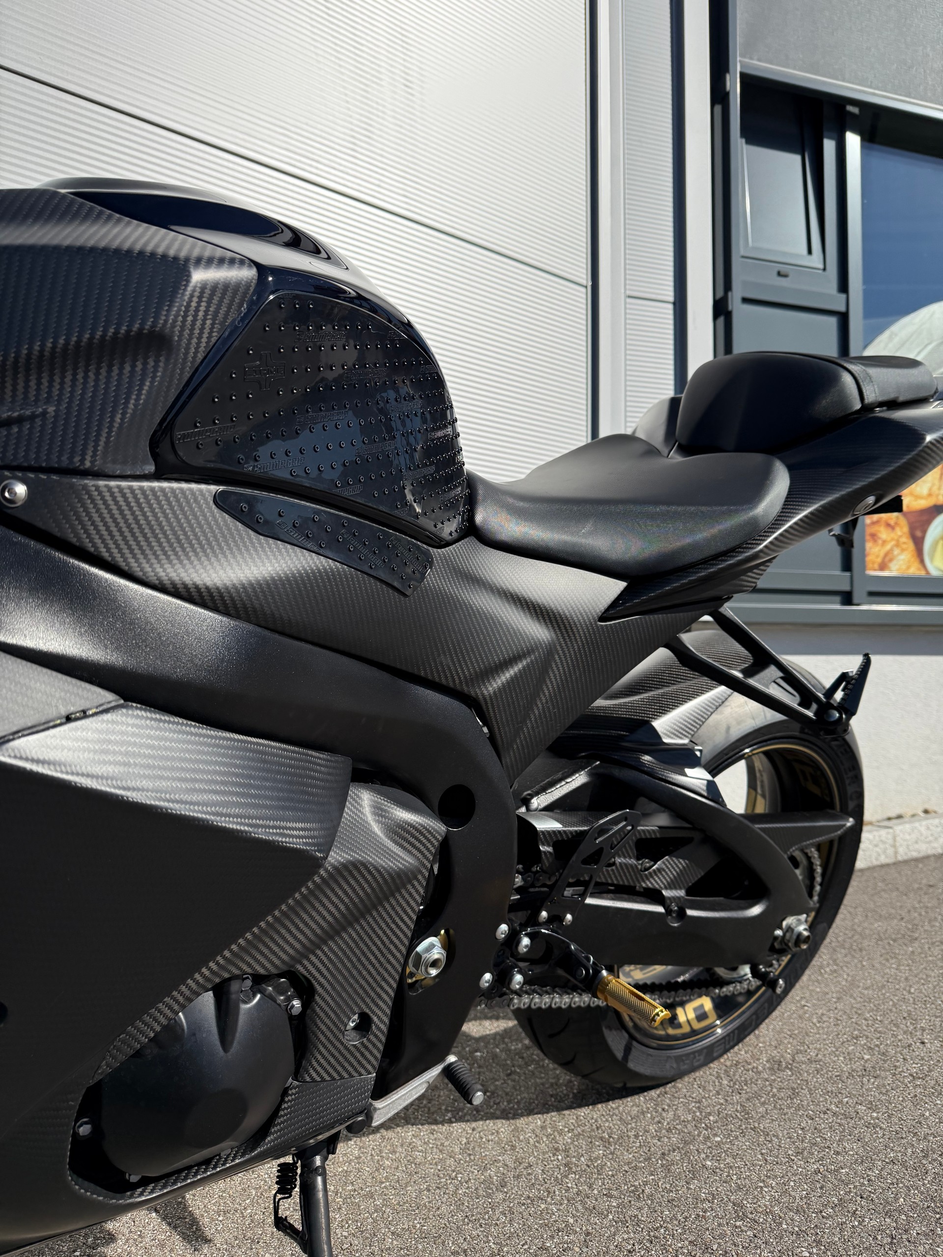 SUZUKI GSX-R 1000 Carbon-image-8