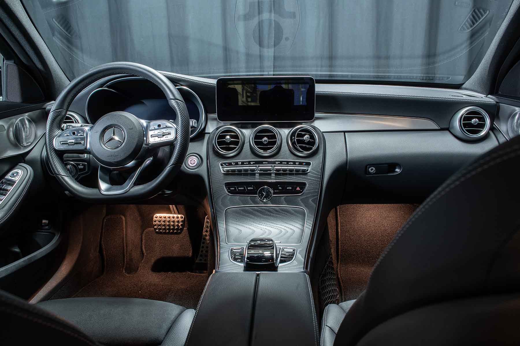 MERCEDES-BENZ C 220 d Swiss Star AMG Line 4Matic 9G-Tronic-image-3