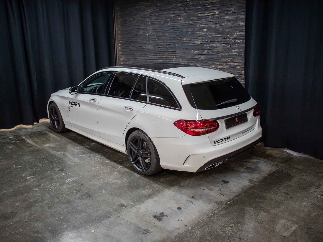 MERCEDES-BENZ C 220 d Swiss Star AMG Line 4Matic 9G-Tronic-image-1