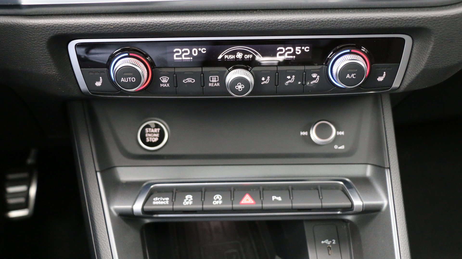 AUDI Q3 SB 40 TDI S Line quattro-image-17
