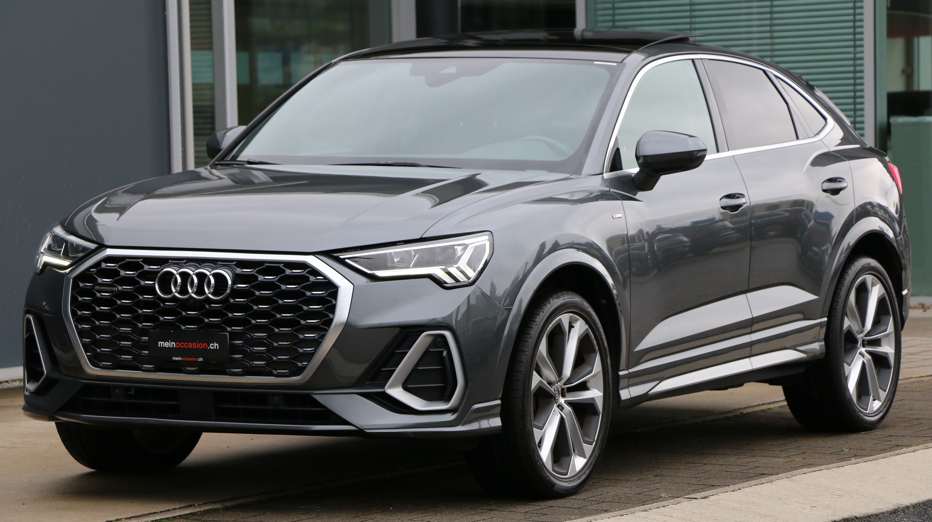AUDI Q3 SB 40 TDI S Line quattro-image-2