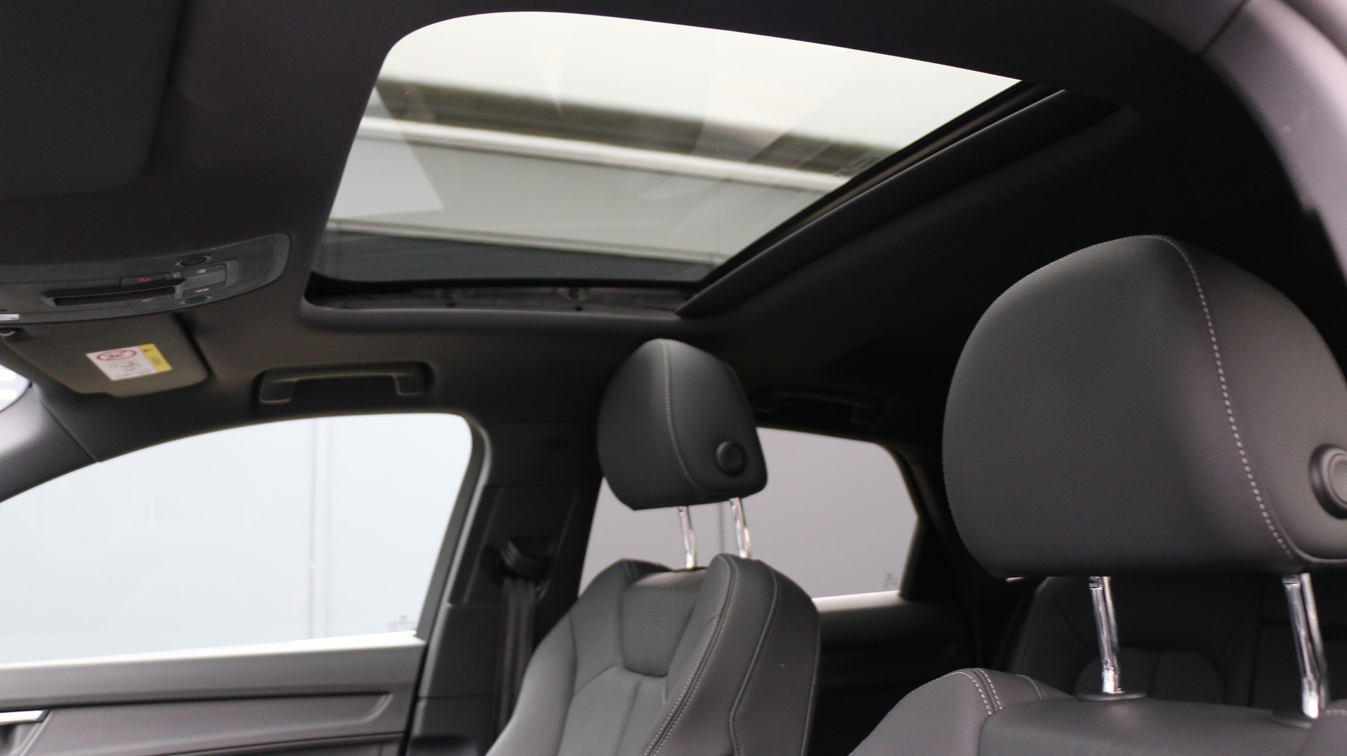 AUDI Q3 SB 40 TDI S Line quattro-image-13