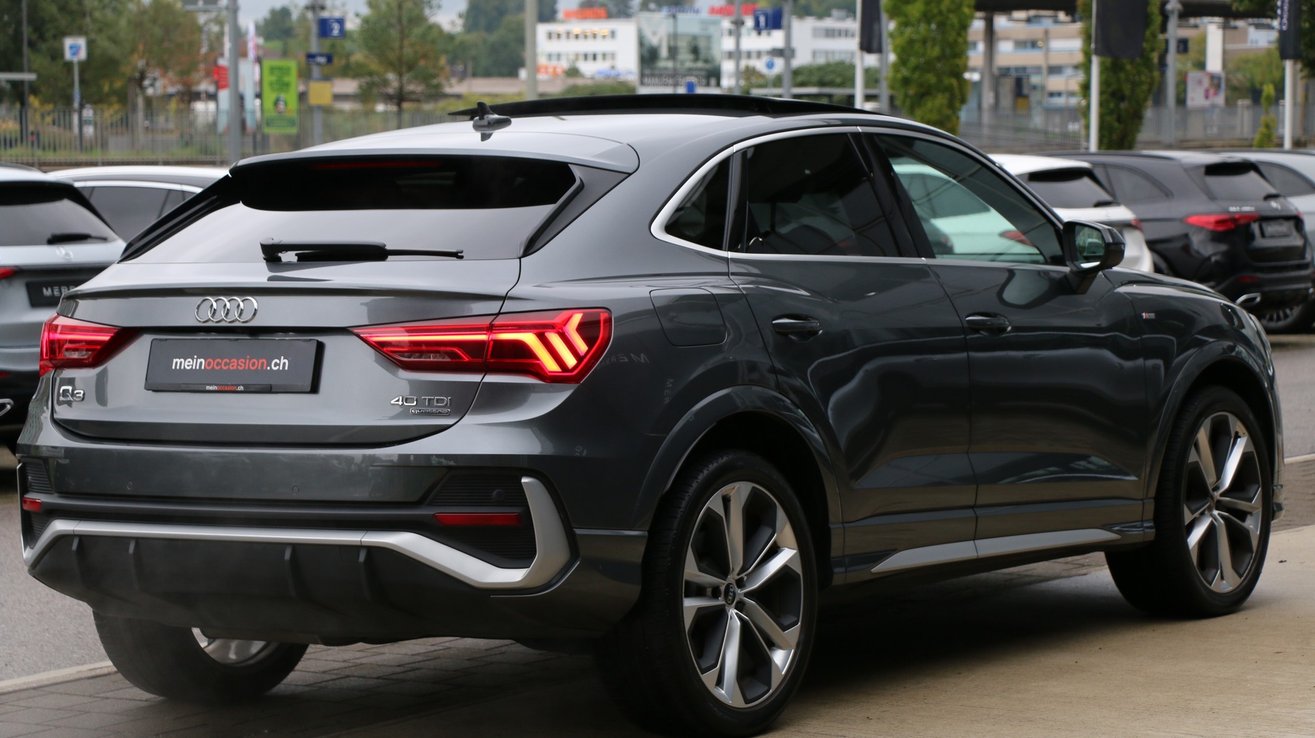 AUDI Q3 SB 40 TDI S Line quattro-image-6