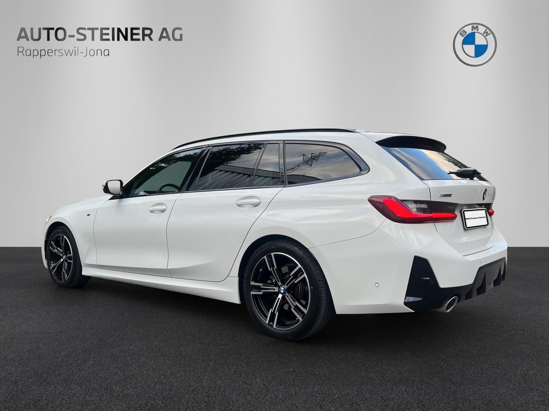 BMW 320d xDrive 48V Touring Steptronic M Sport-image-2