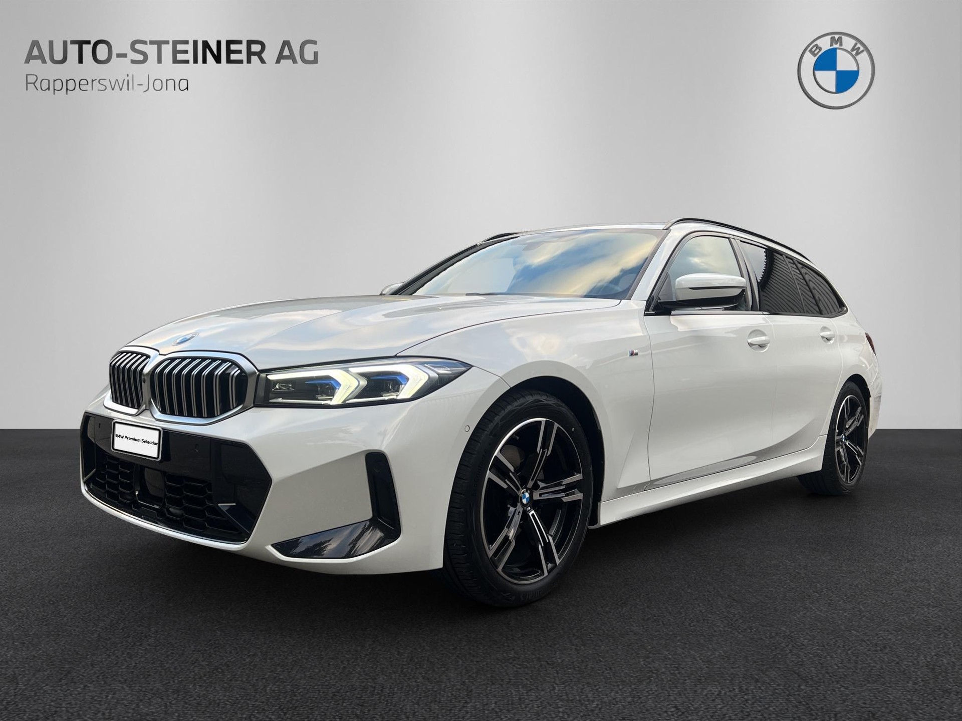 BMW 320d xDrive 48V Touring Steptronic M Sport-image-0