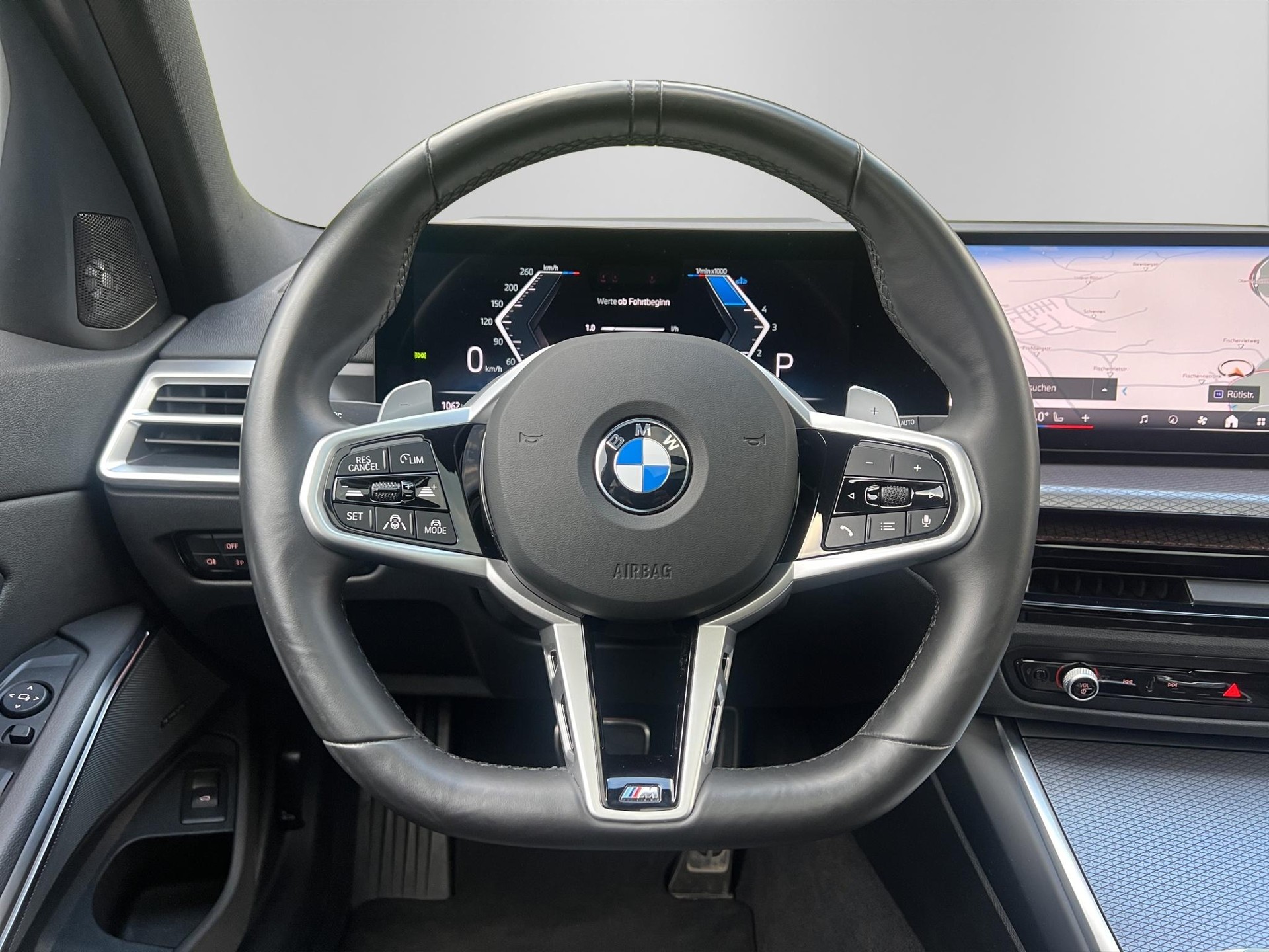 BMW 320d xDrive 48V Touring Steptronic M Sport-image-11