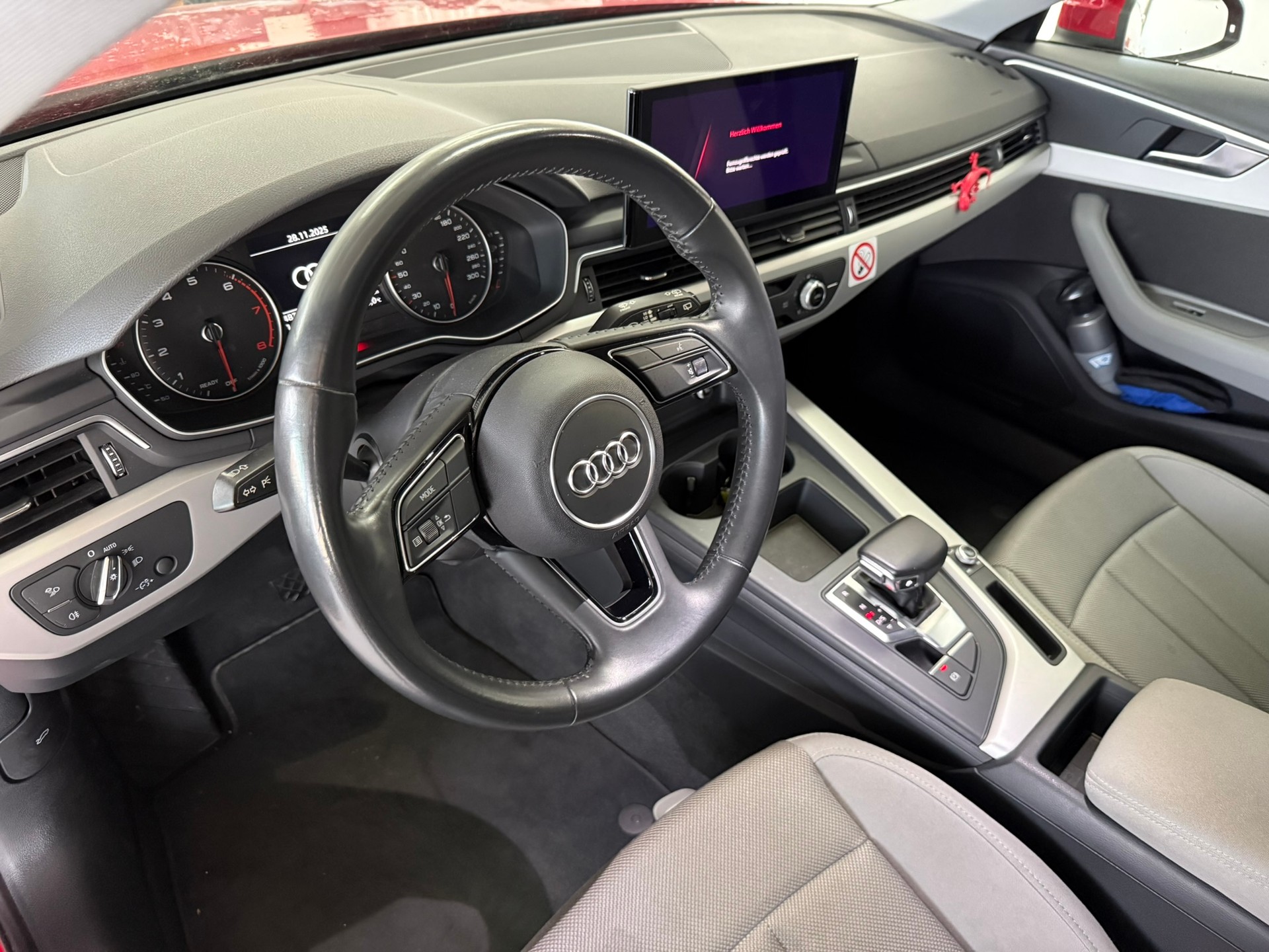 AUDI A4 Avant 35 TFSI S-tronic-image-11