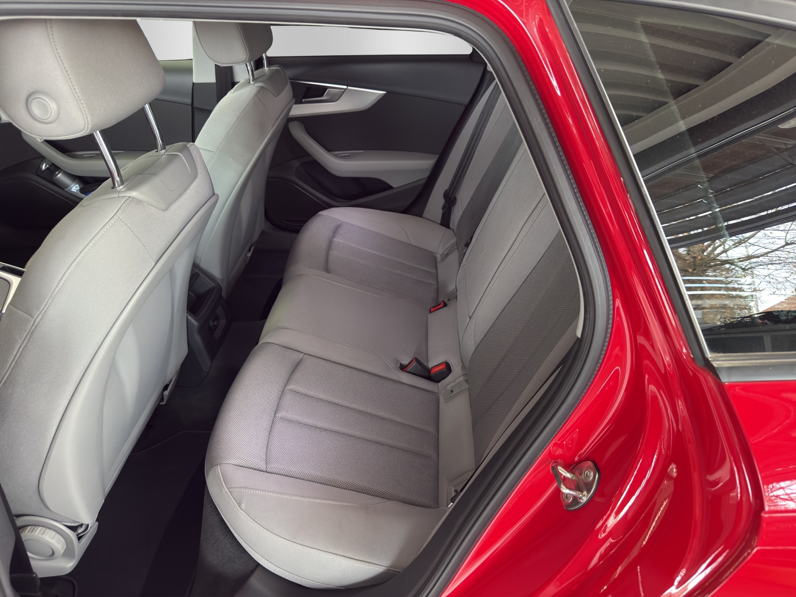 AUDI A4 Avant 35 TFSI S-tronic-image-9