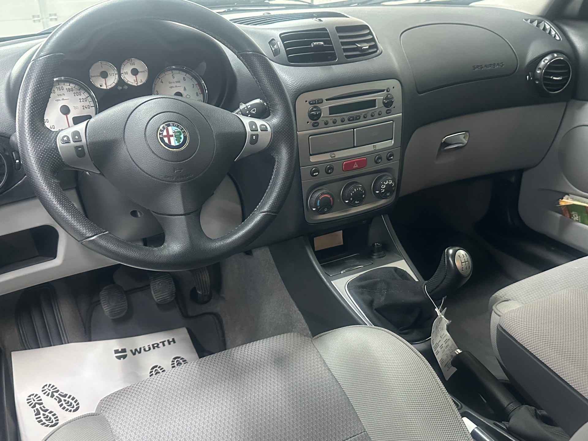 ALFA ROMEO 147 1.6 TS 16V Distinctive-image-8
