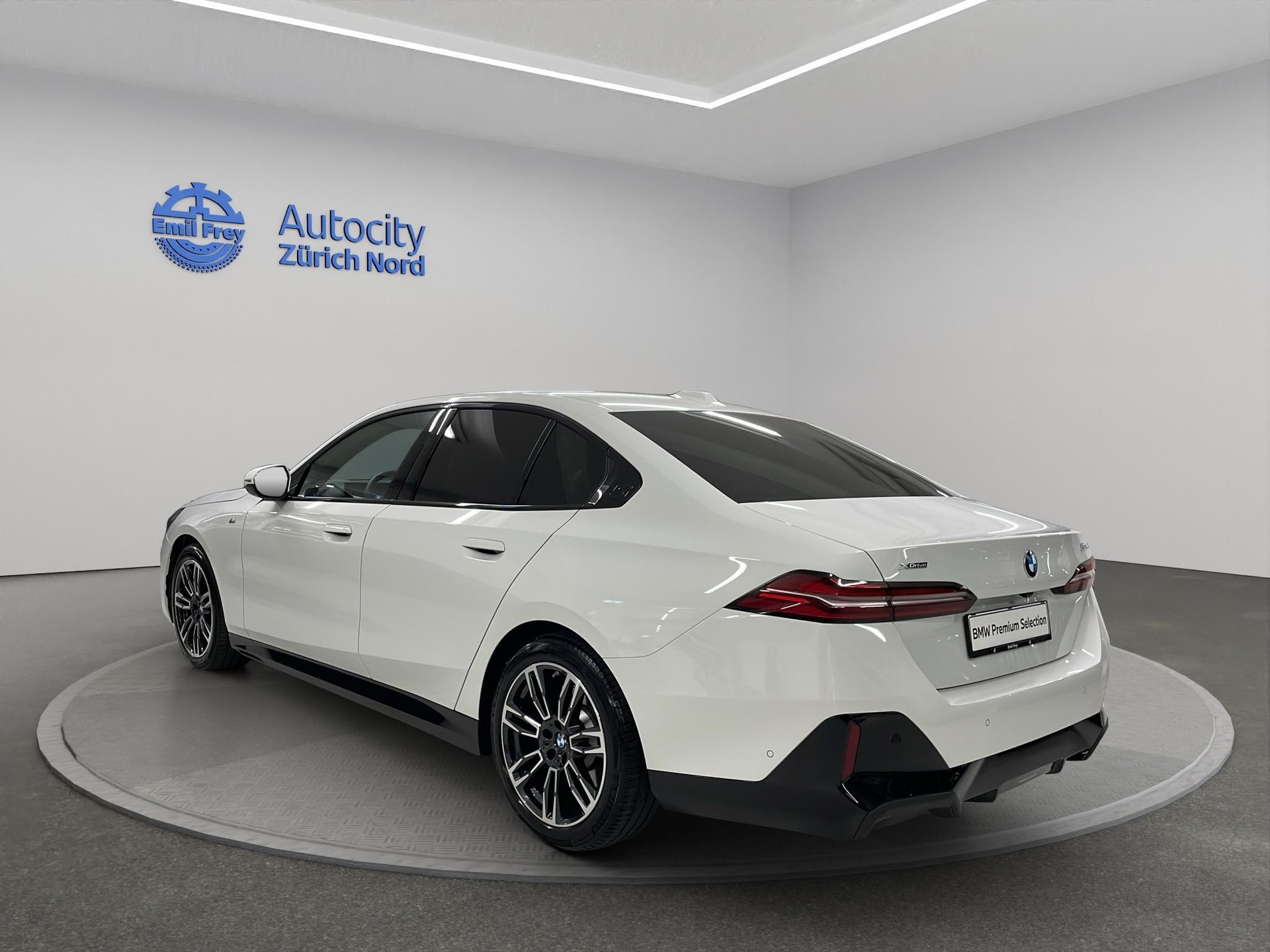 BMW 520d xDrive-image-4