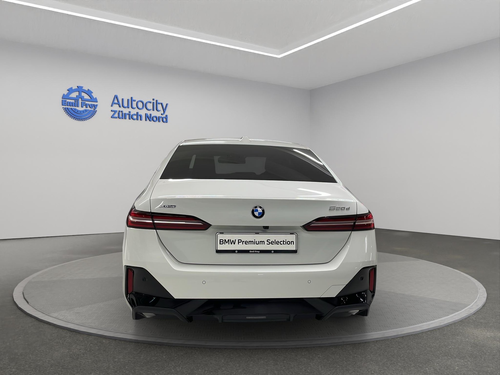 BMW 520d xDrive-image-8