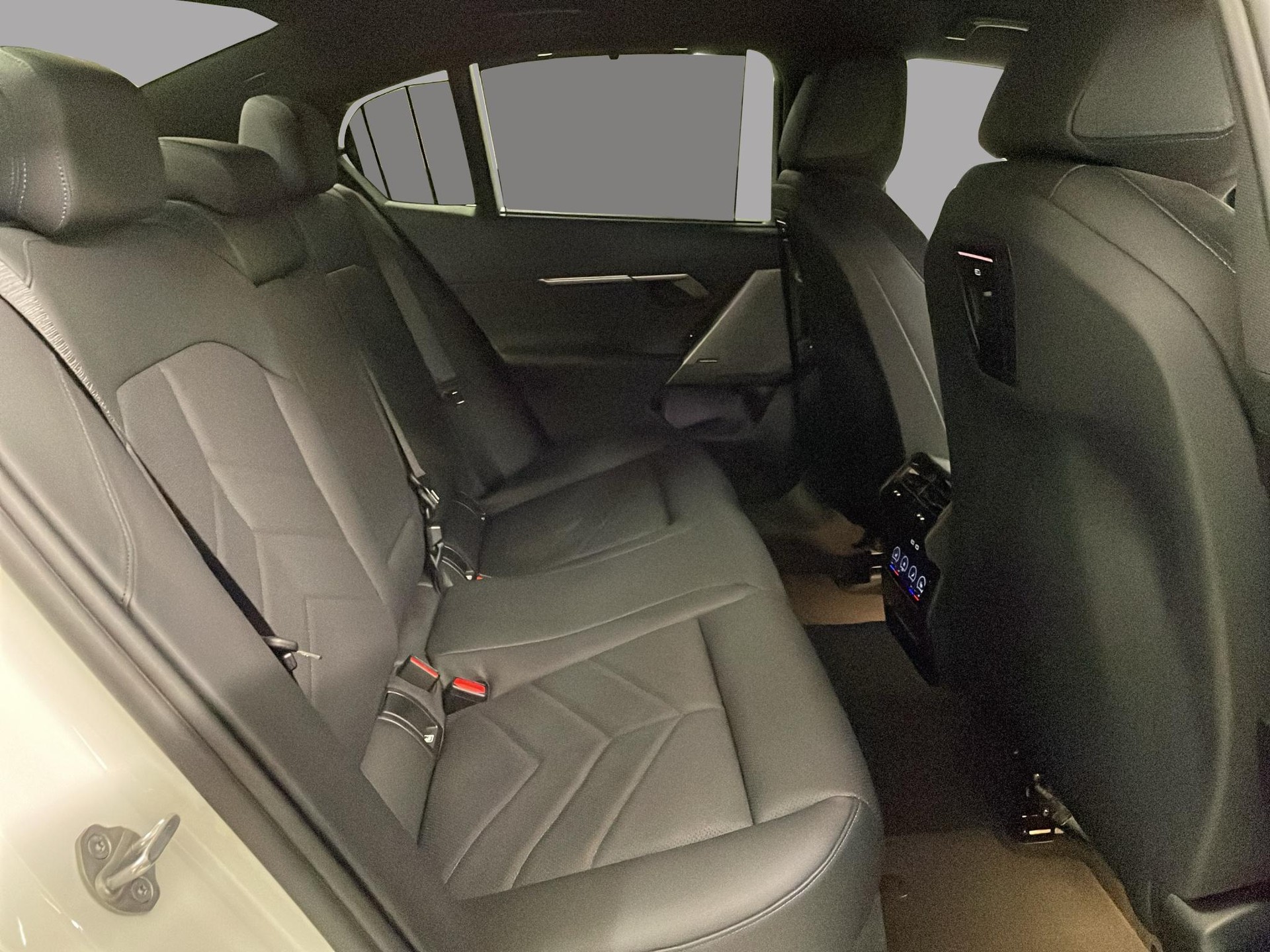 BMW 520d xDrive-image-18