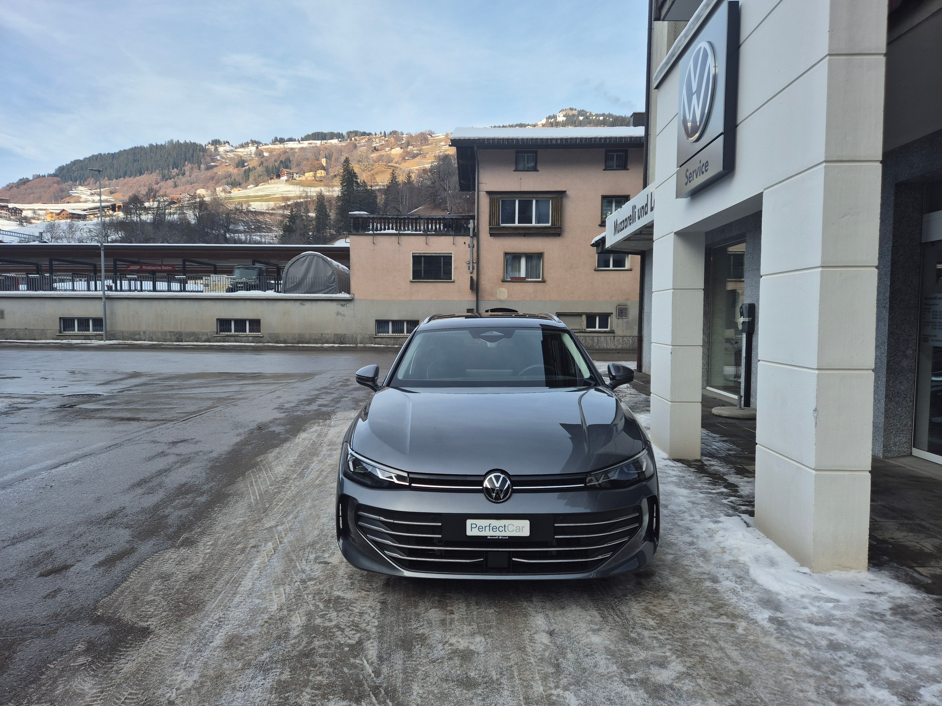 VW Passat Variant 2.0 TDI evo Business 4 Motion DSG-image-2
