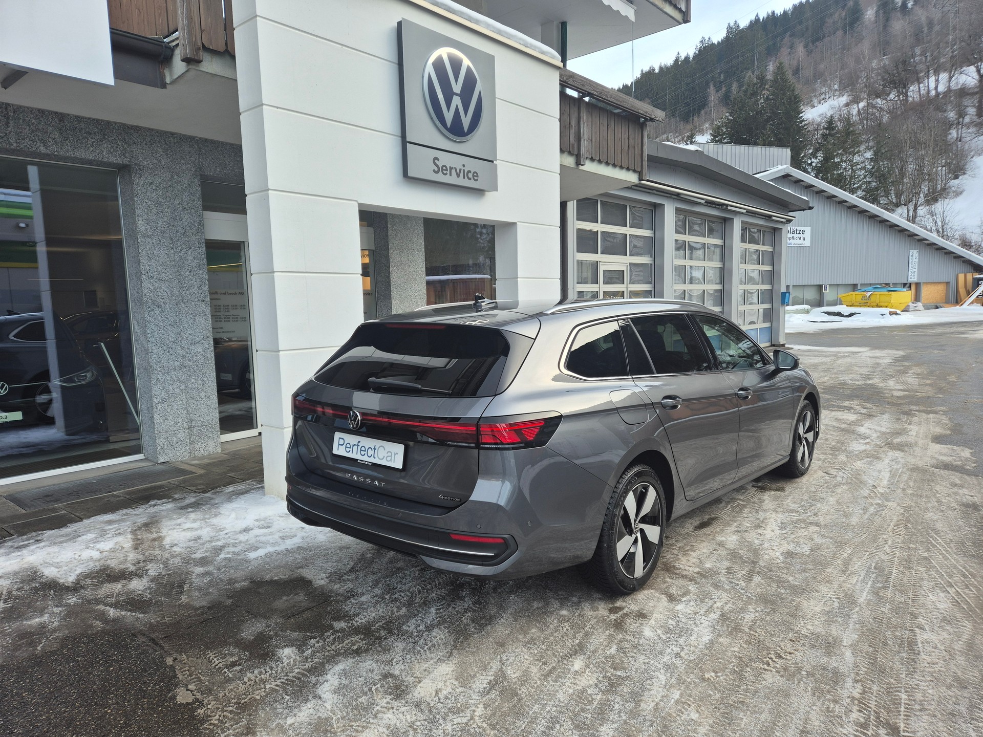 VW Passat Variant 2.0 TDI evo Business 4 Motion DSG-image-4