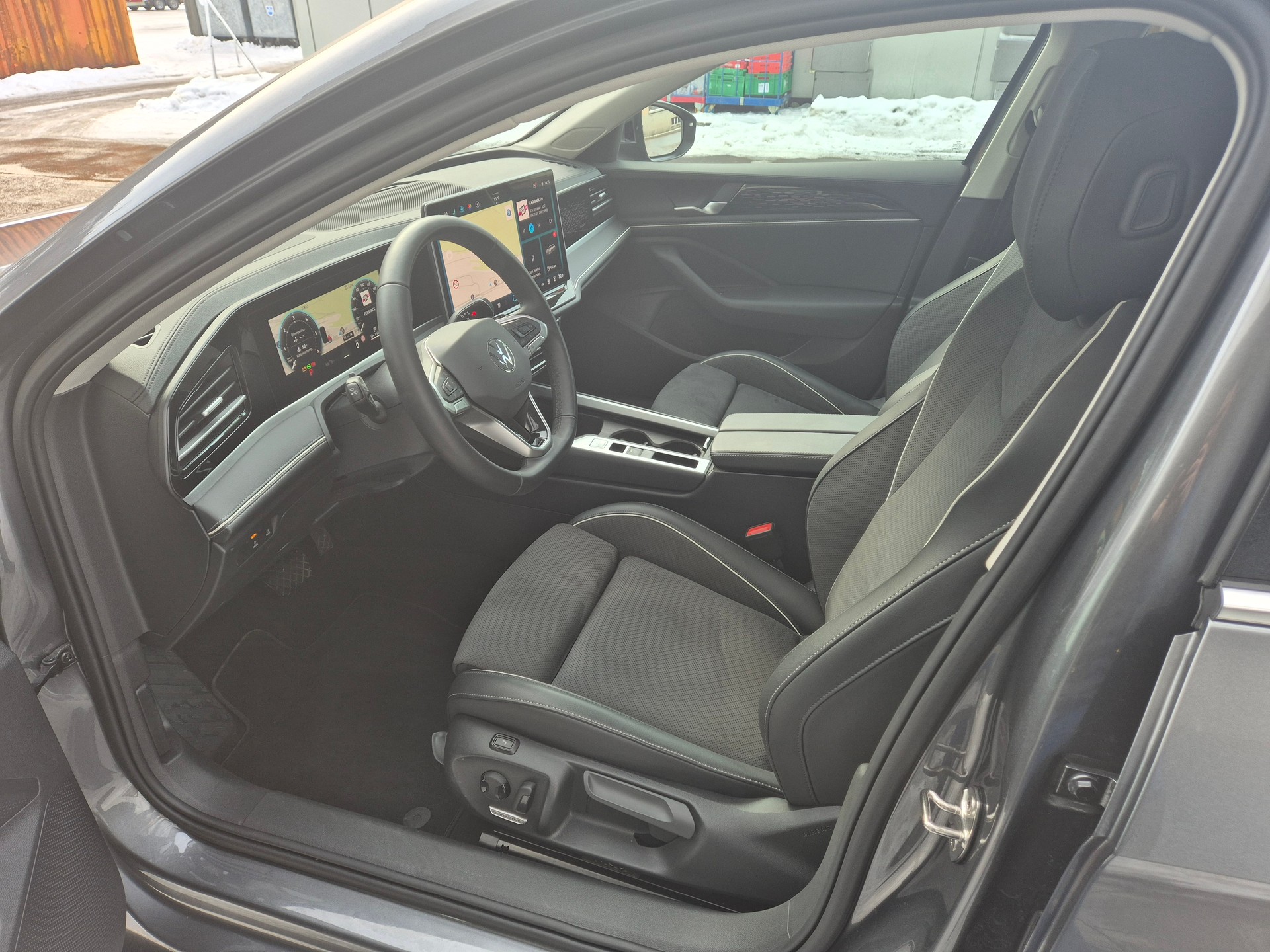 VW Passat Variant 2.0 TDI evo Business 4 Motion DSG-image-6