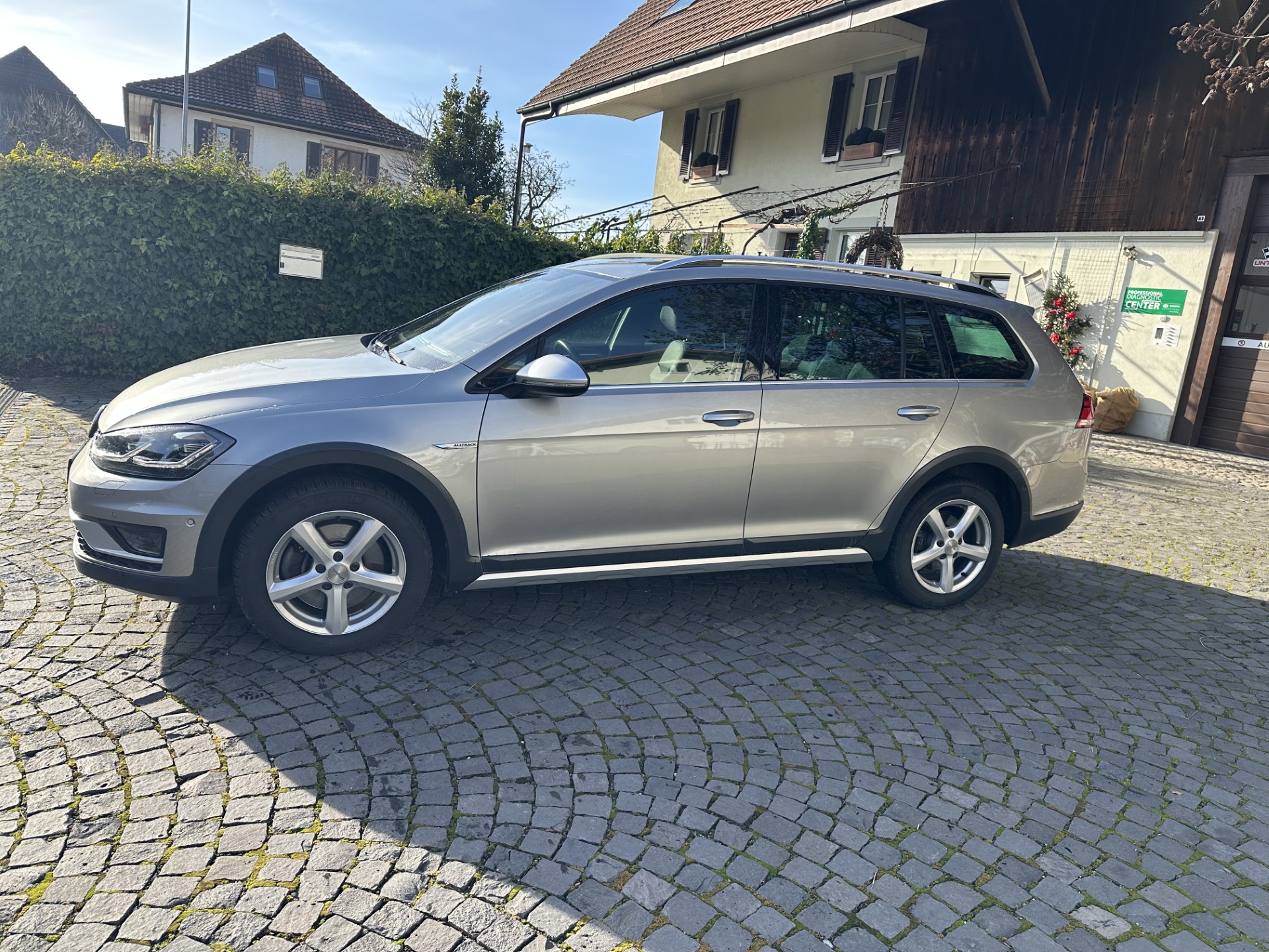 VW Golf 2.0 TDI Alltrack 4Motion DSG-image-2