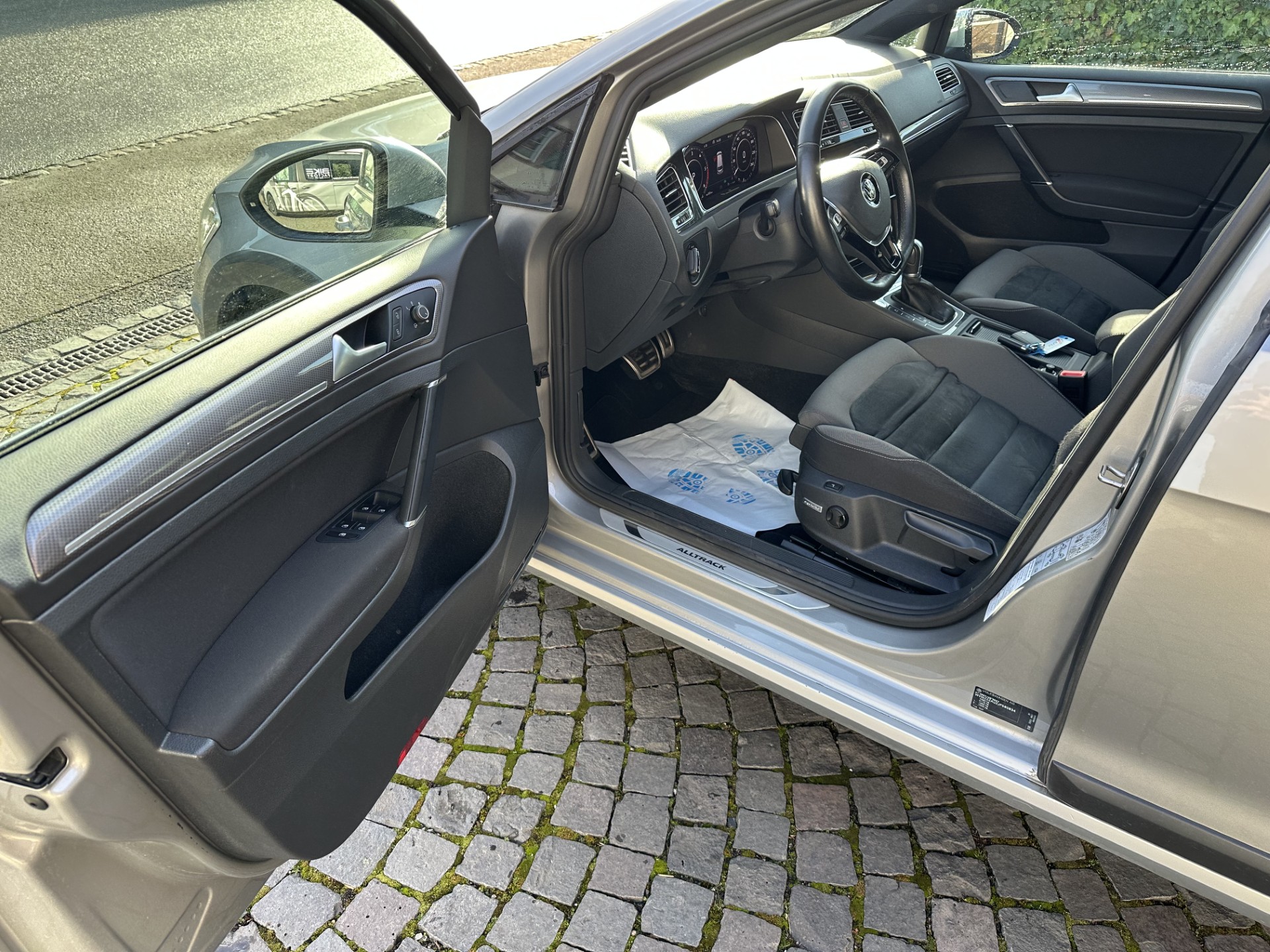VW Golf 2.0 TDI Alltrack 4Motion DSG-image-7