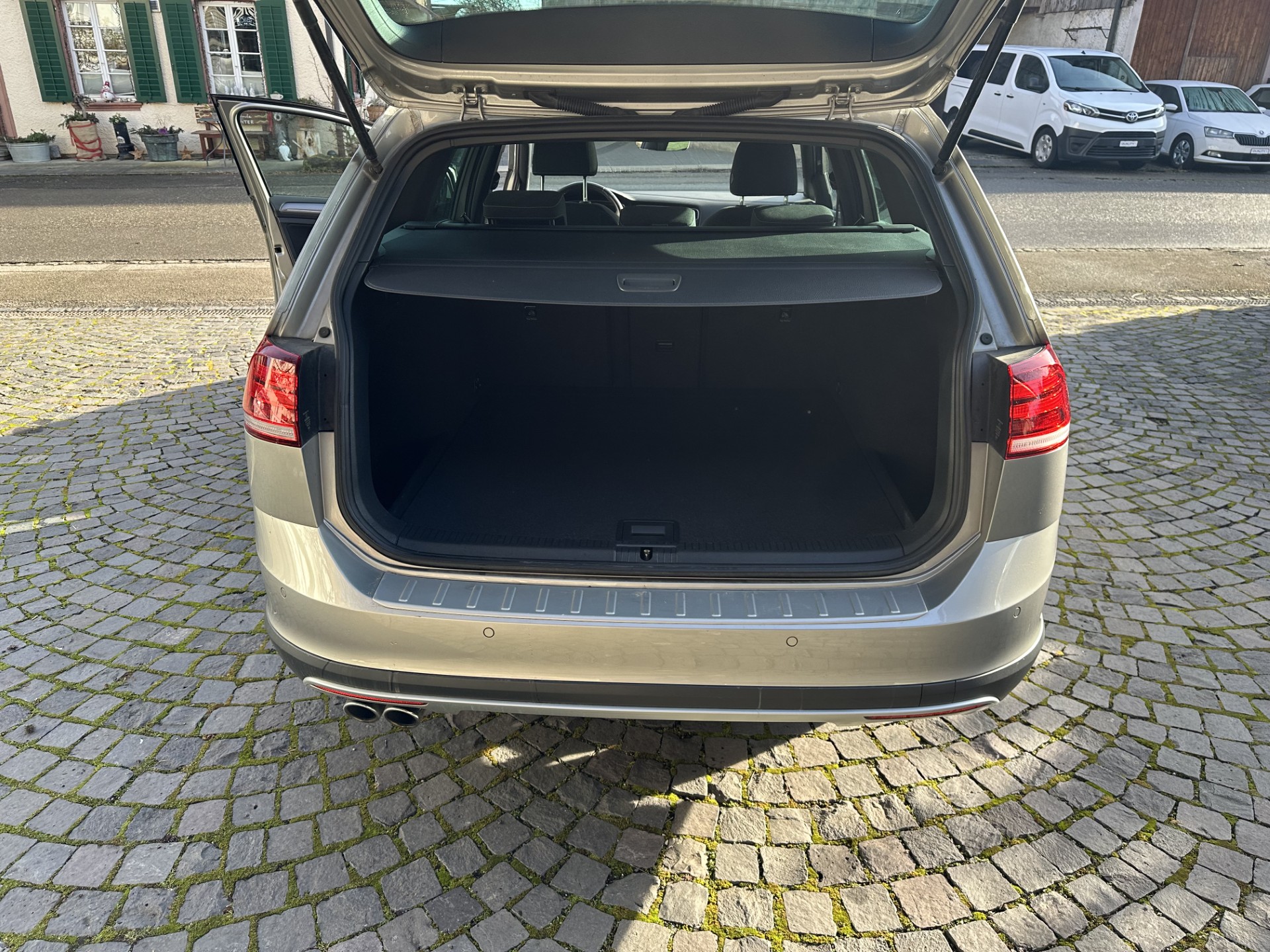 VW Golf 2.0 TDI Alltrack 4Motion DSG-image-10