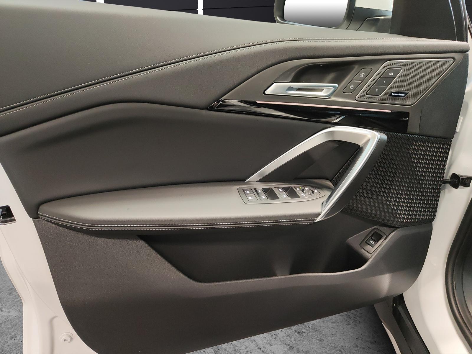 BMW X1 25e xDrive-image-10