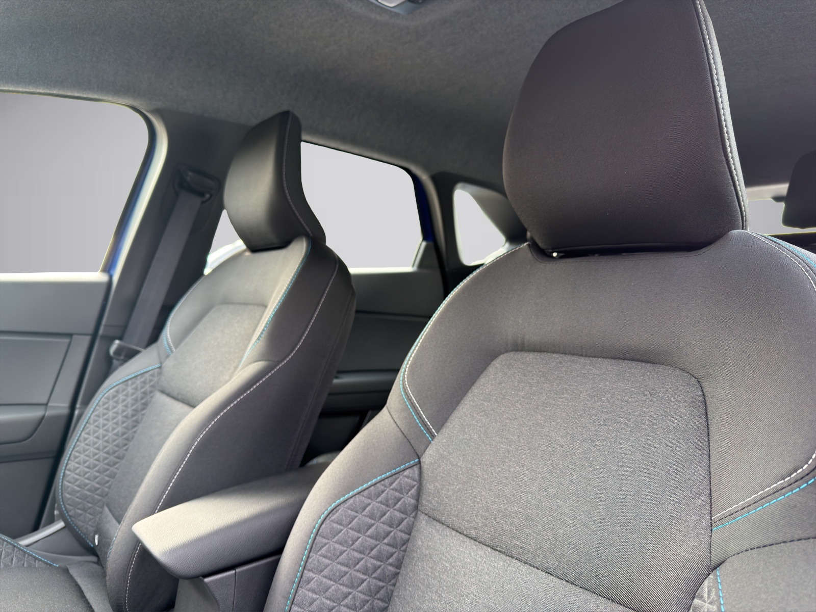 MITSUBISHI Grandis 1.8 HEV Invite+-image-9