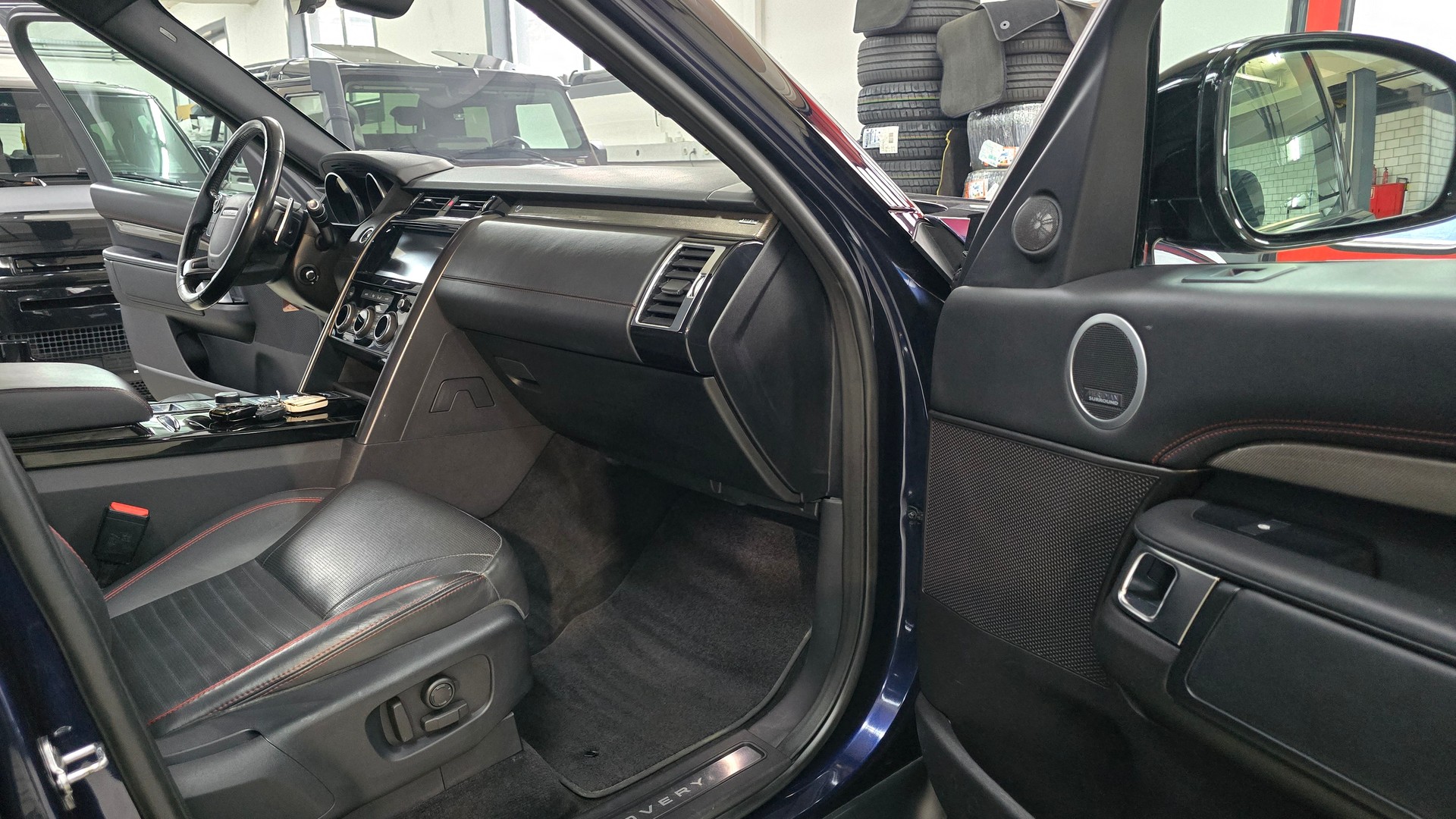 LAND ROVER Discovery 3.0 TD6 HSE Luxury Automatic-image-25
