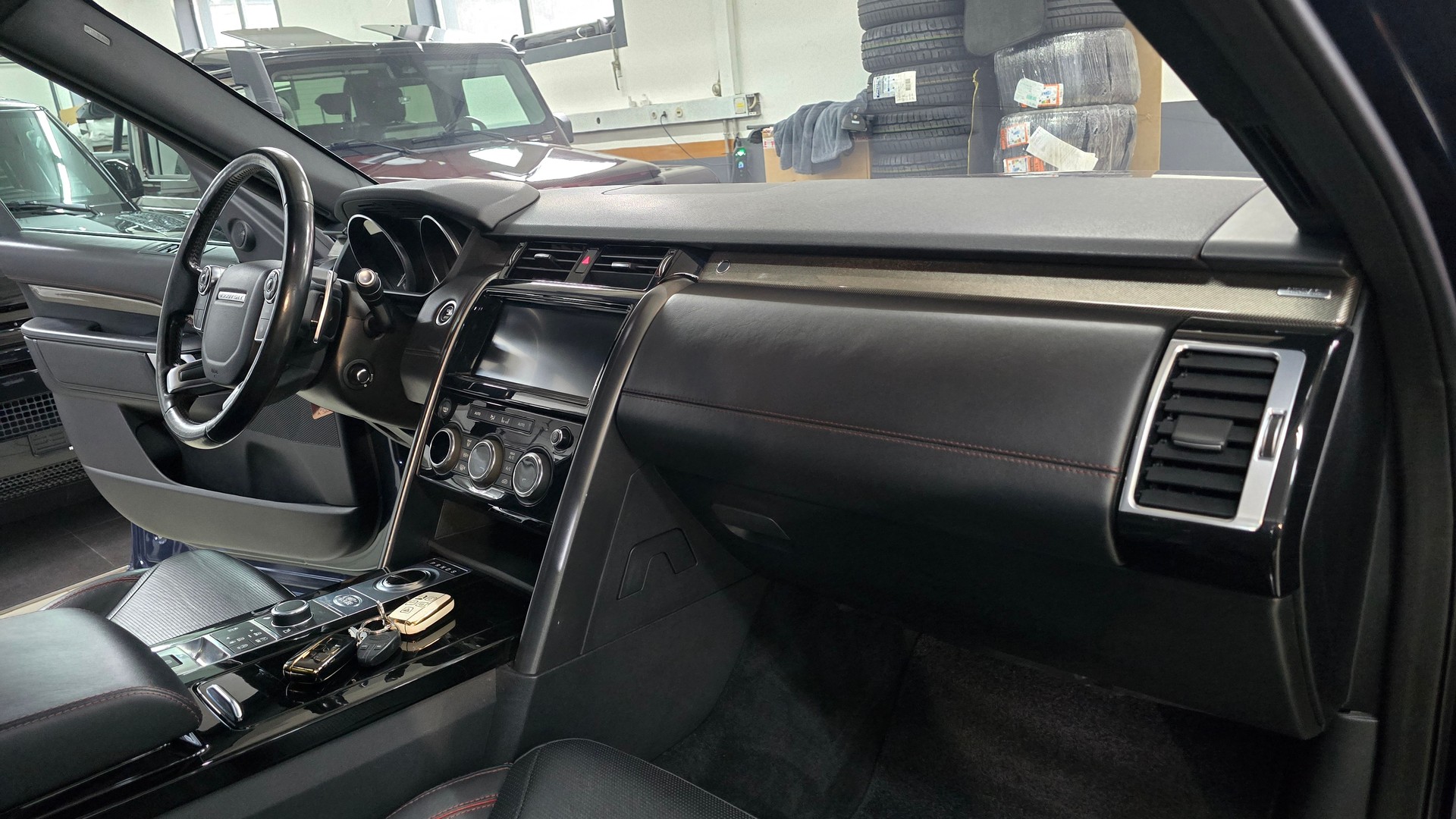 LAND ROVER Discovery 3.0 TD6 HSE Luxury Automatic-image-24