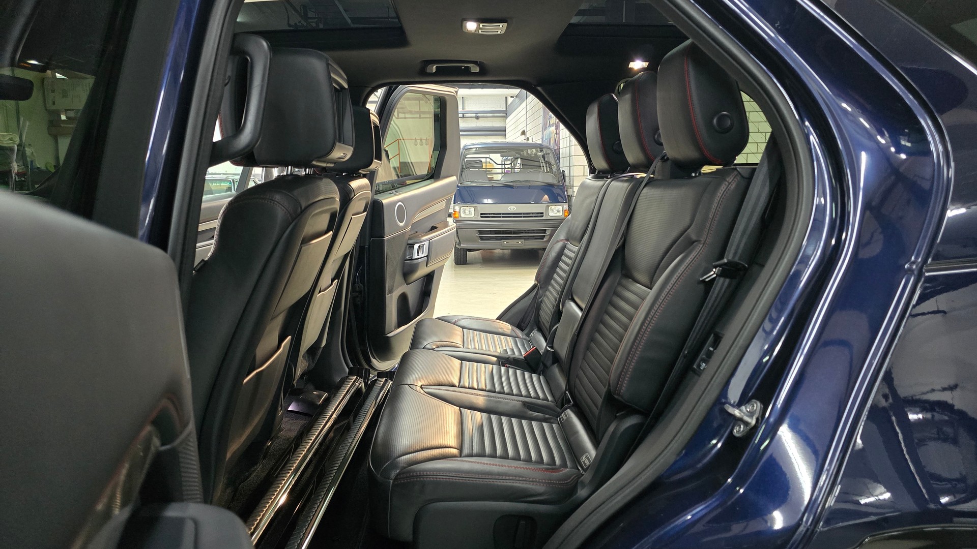 LAND ROVER Discovery 3.0 TD6 HSE Luxury Automatic-image-19