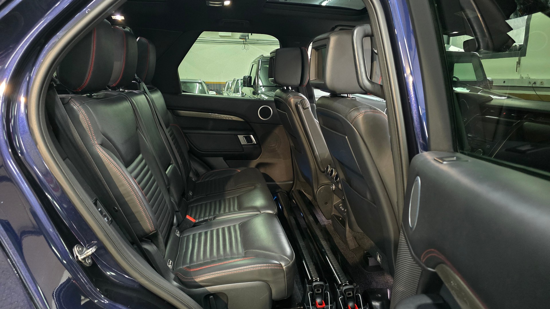 LAND ROVER Discovery 3.0 TD6 HSE Luxury Automatic-image-27