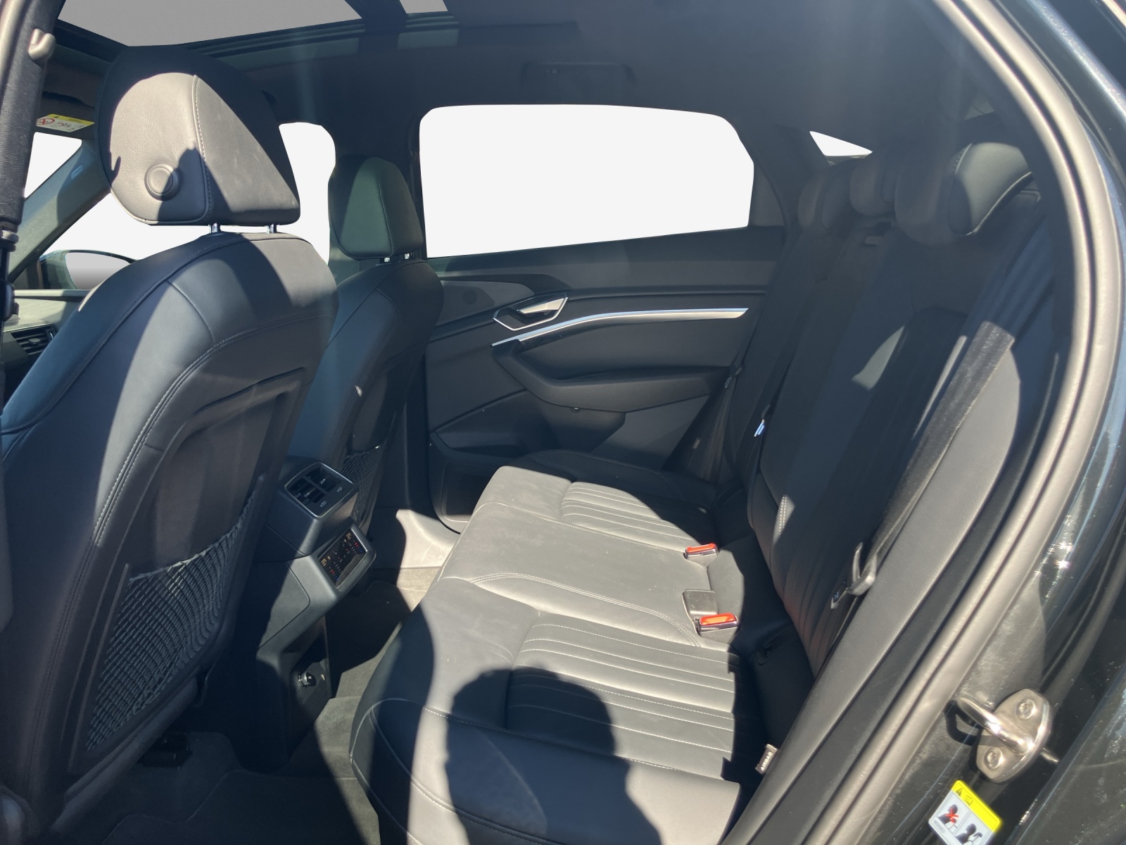 AUDI e-tron 55 Sportback Advanced quattro-image-12