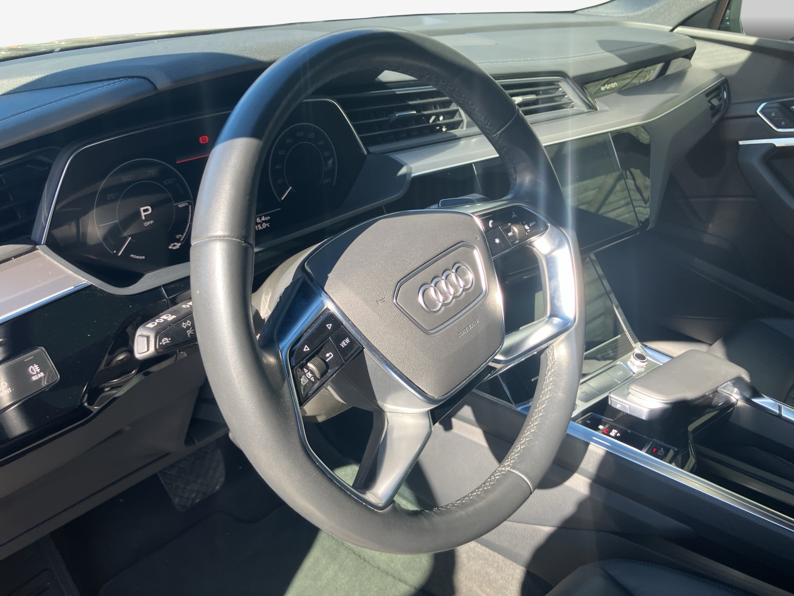 AUDI e-tron 55 Sportback Advanced quattro-image-10