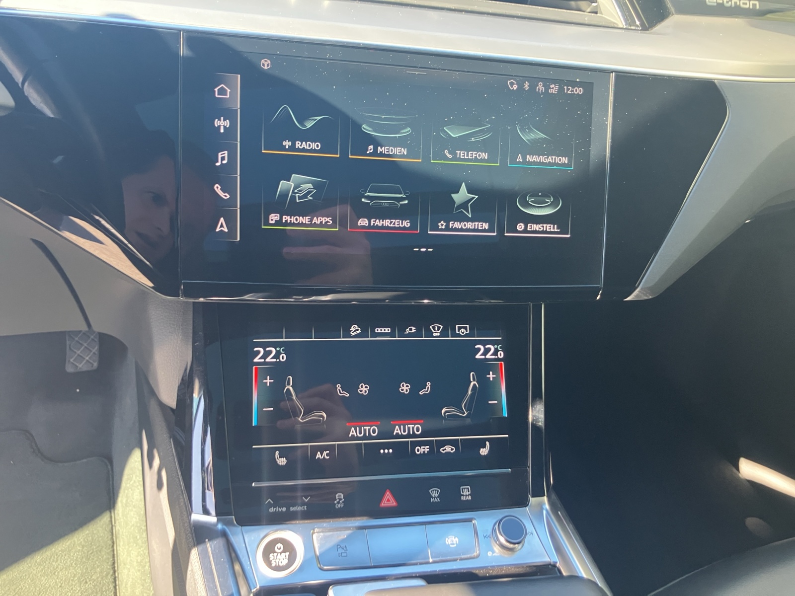 AUDI e-tron 55 Sportback Advanced quattro-image-11