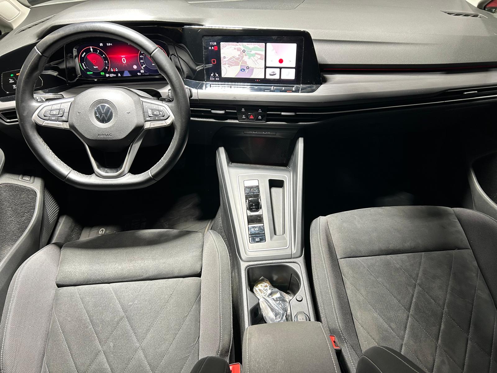 VW Golf VIII 1.0 TSI Life DSG CH FAHRZEUG-image-13