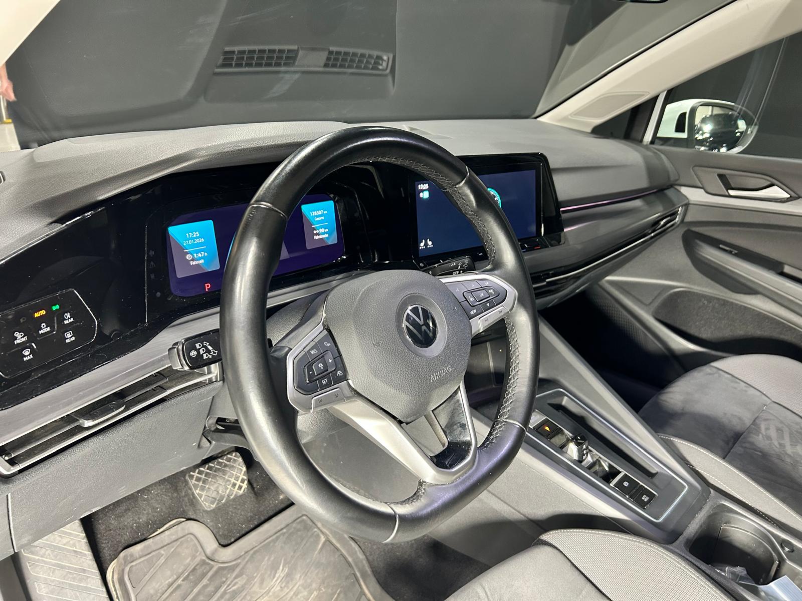 VW Golf VIII 1.0 TSI Life DSG CH FAHRZEUG-image-10