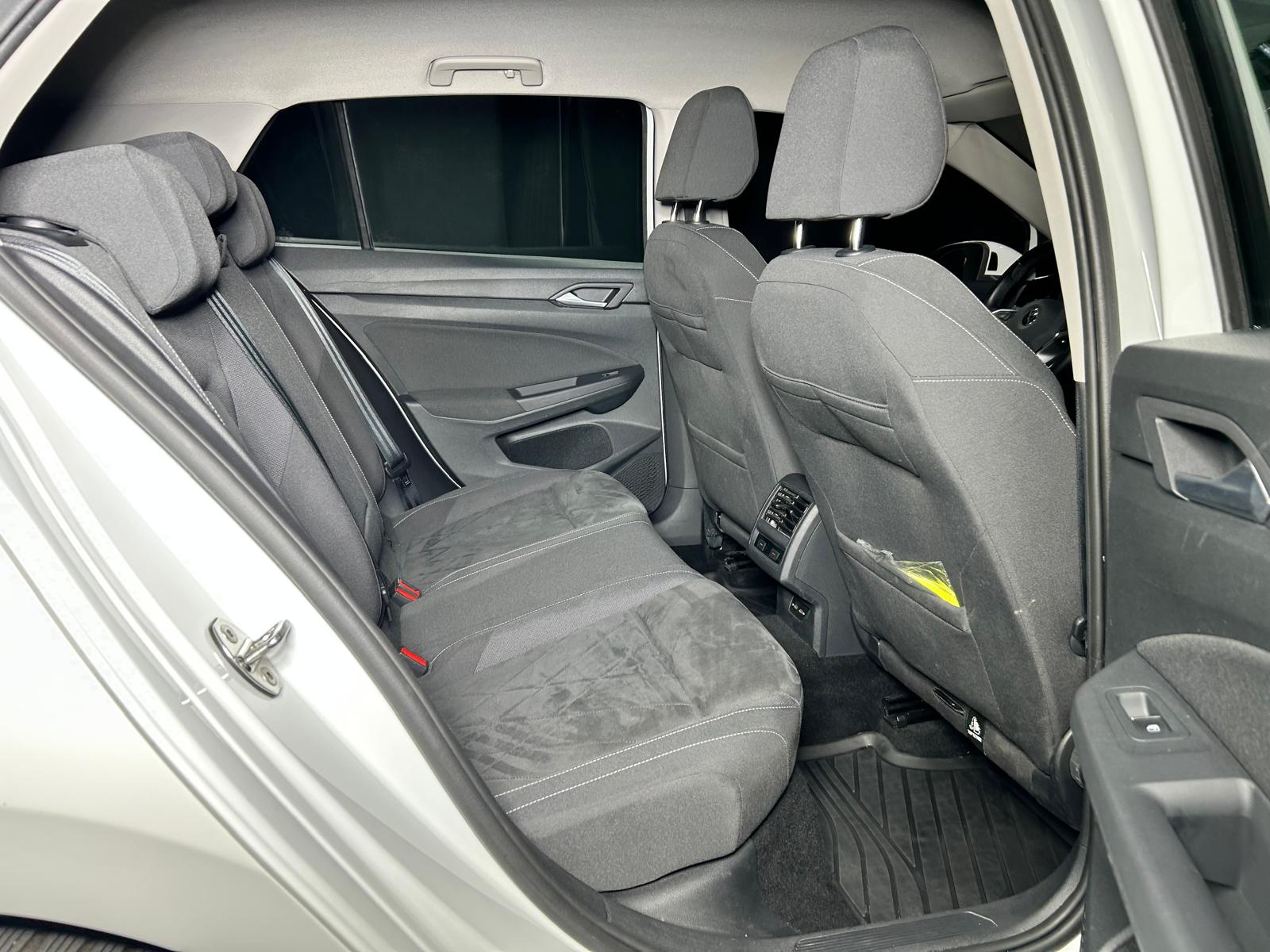 VW Golf VIII 1.0 TSI Life DSG CH FAHRZEUG-image-8