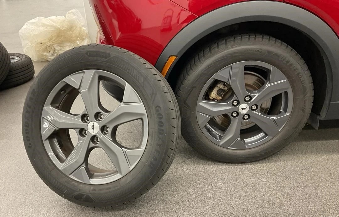 FORD Mustang MACH-E RWD 72.6 kWh-image-14