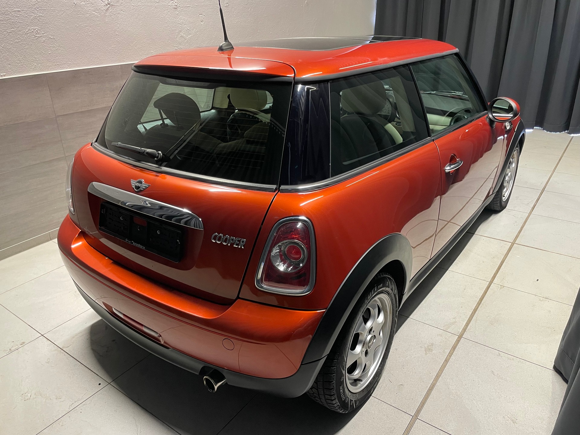 MINI Cooper Steptronic (70)-image-5