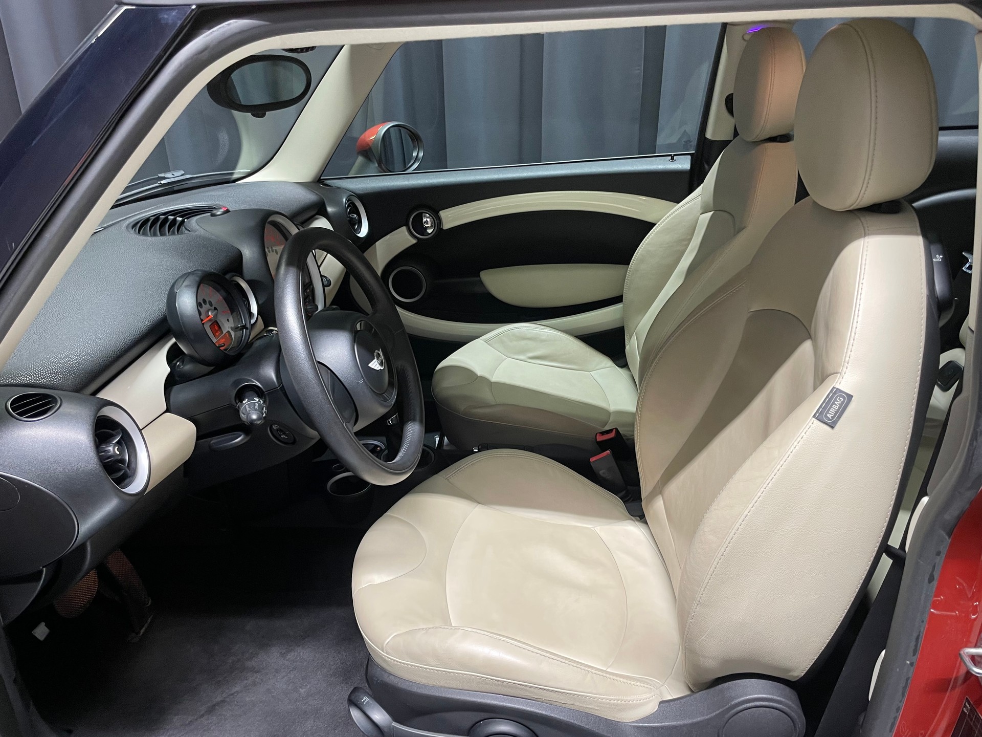 MINI Cooper Steptronic (70)-image-6