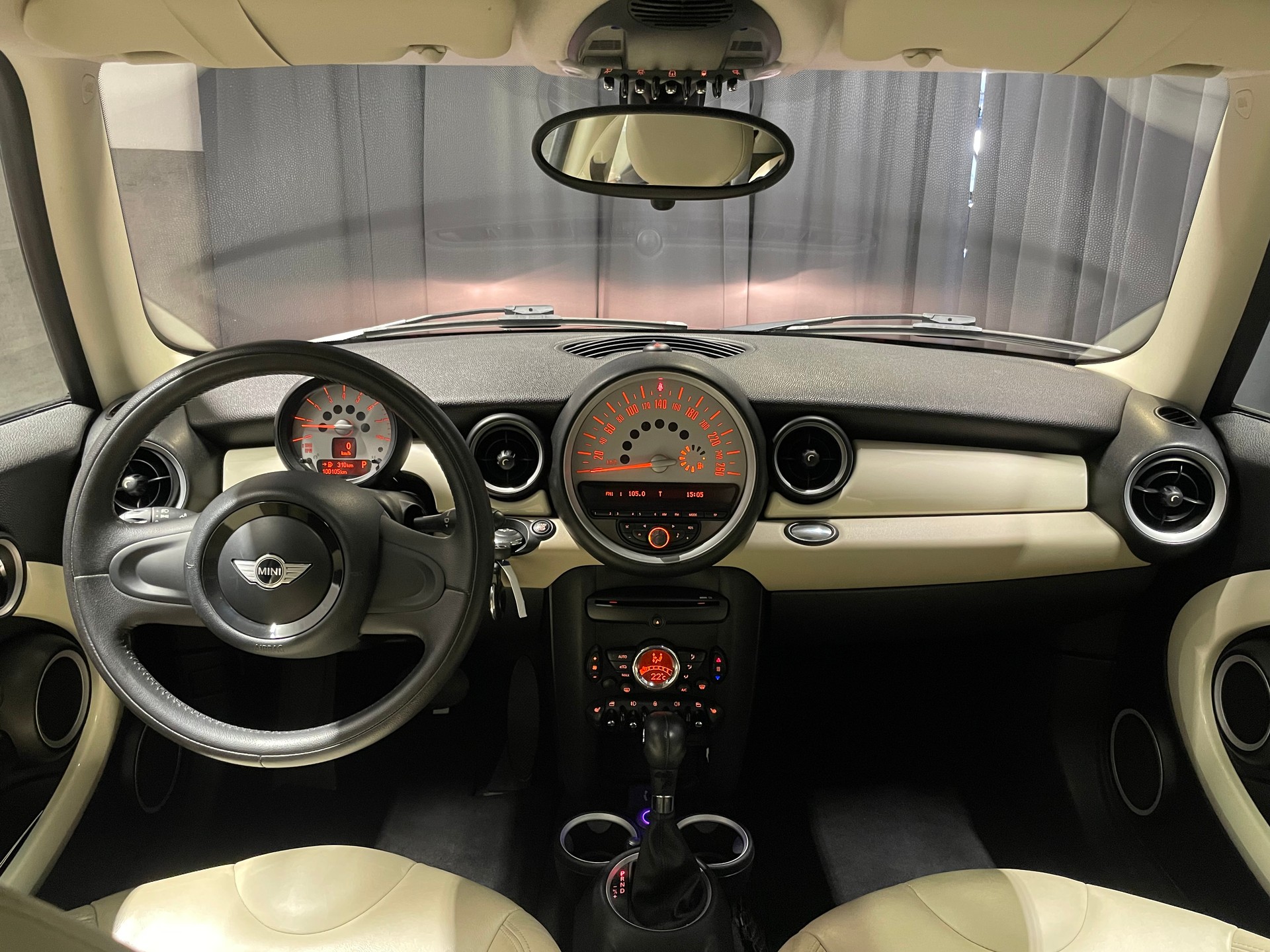 MINI Cooper Steptronic (70)-image-8