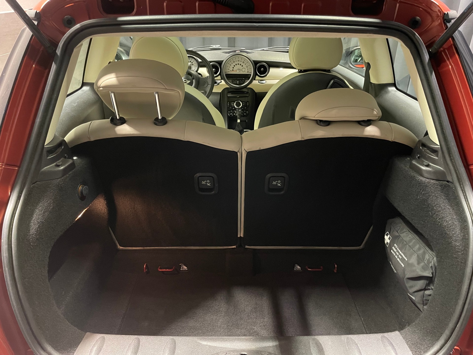 MINI Cooper Steptronic (70)-image-13