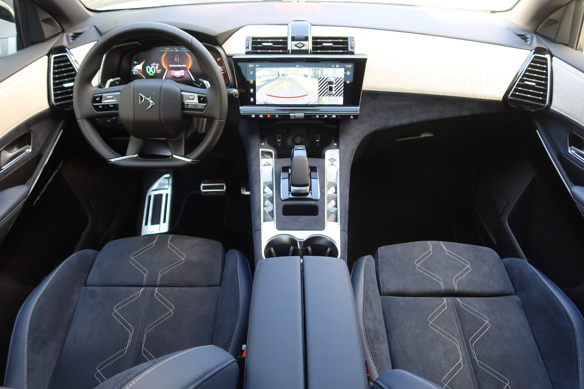 DS AUTOMOBILES DS 7 E-T.300 4x4 Jules Ve-image-9