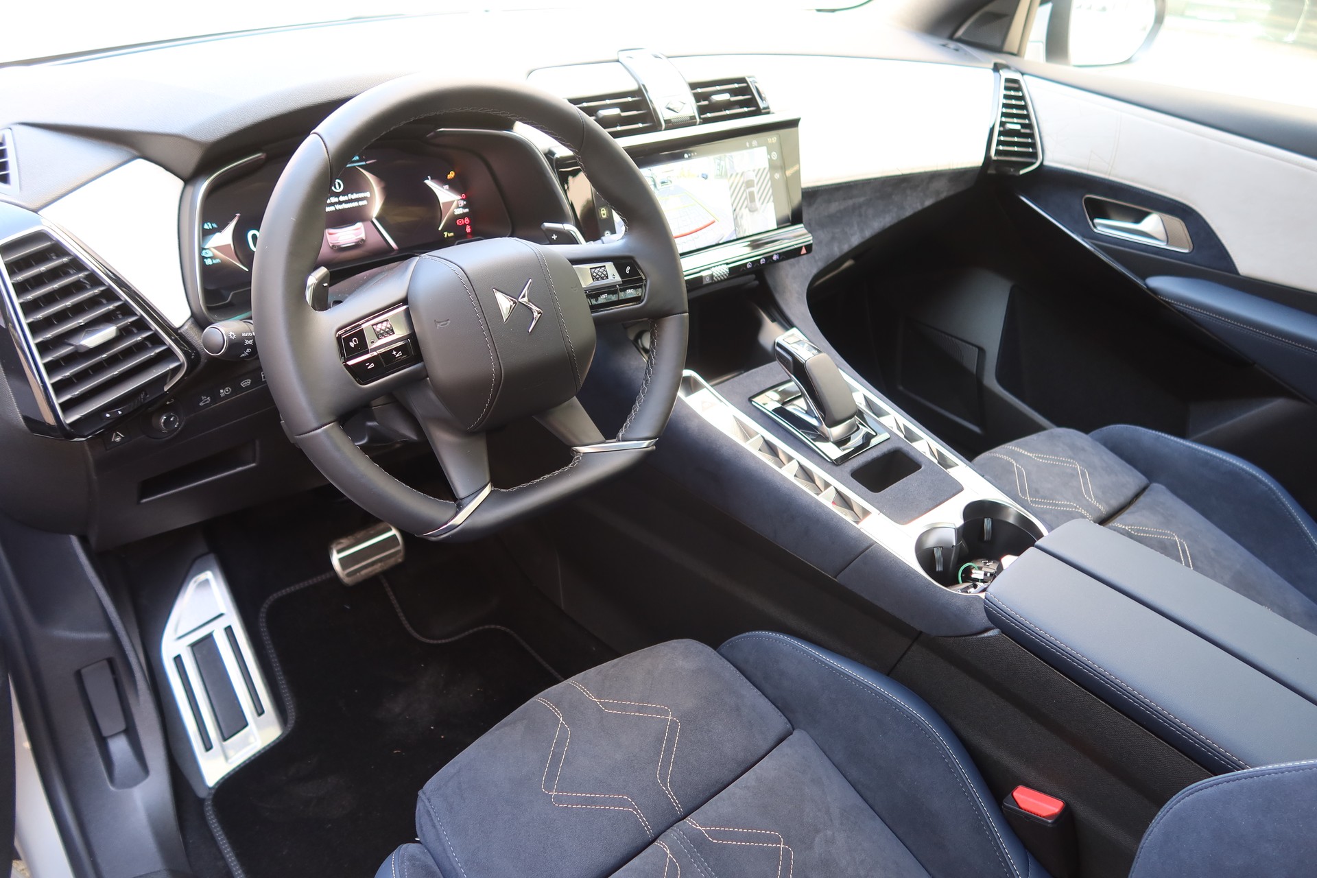 DS AUTOMOBILES DS 7 E-T.300 4x4 Jules Ve-image-8