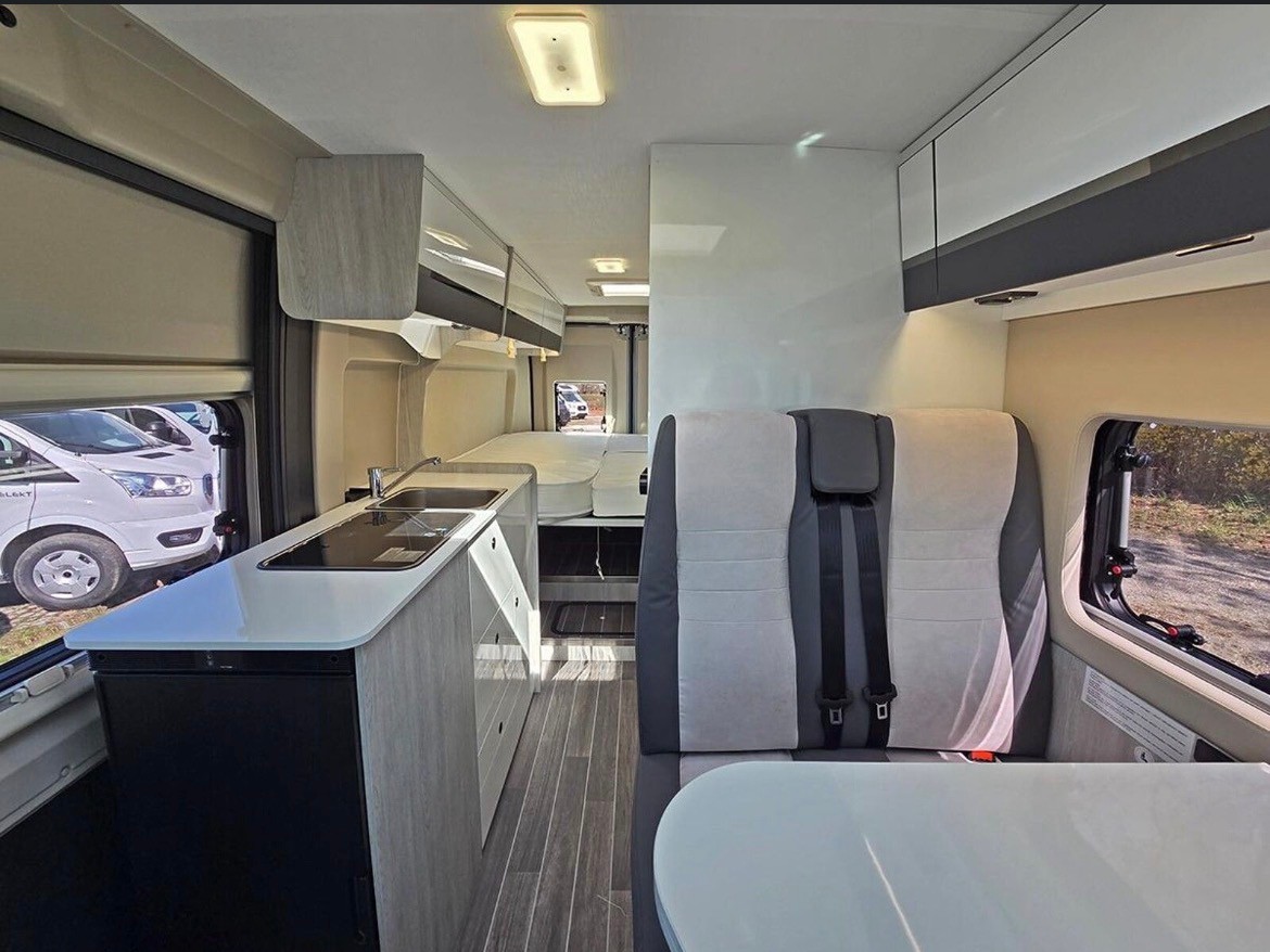 ROLLER TEAM Livingstone GO Duo "Solar" 2,2 HDi Modell 2026 8-Gang-Automat mit Abstandsregeltempomat auf Citroen Jumper/ Fiat Ducato Basis-image-4