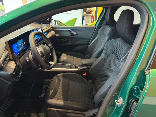 RENAULT Clio 1.8 E-Tech Techno-image-11