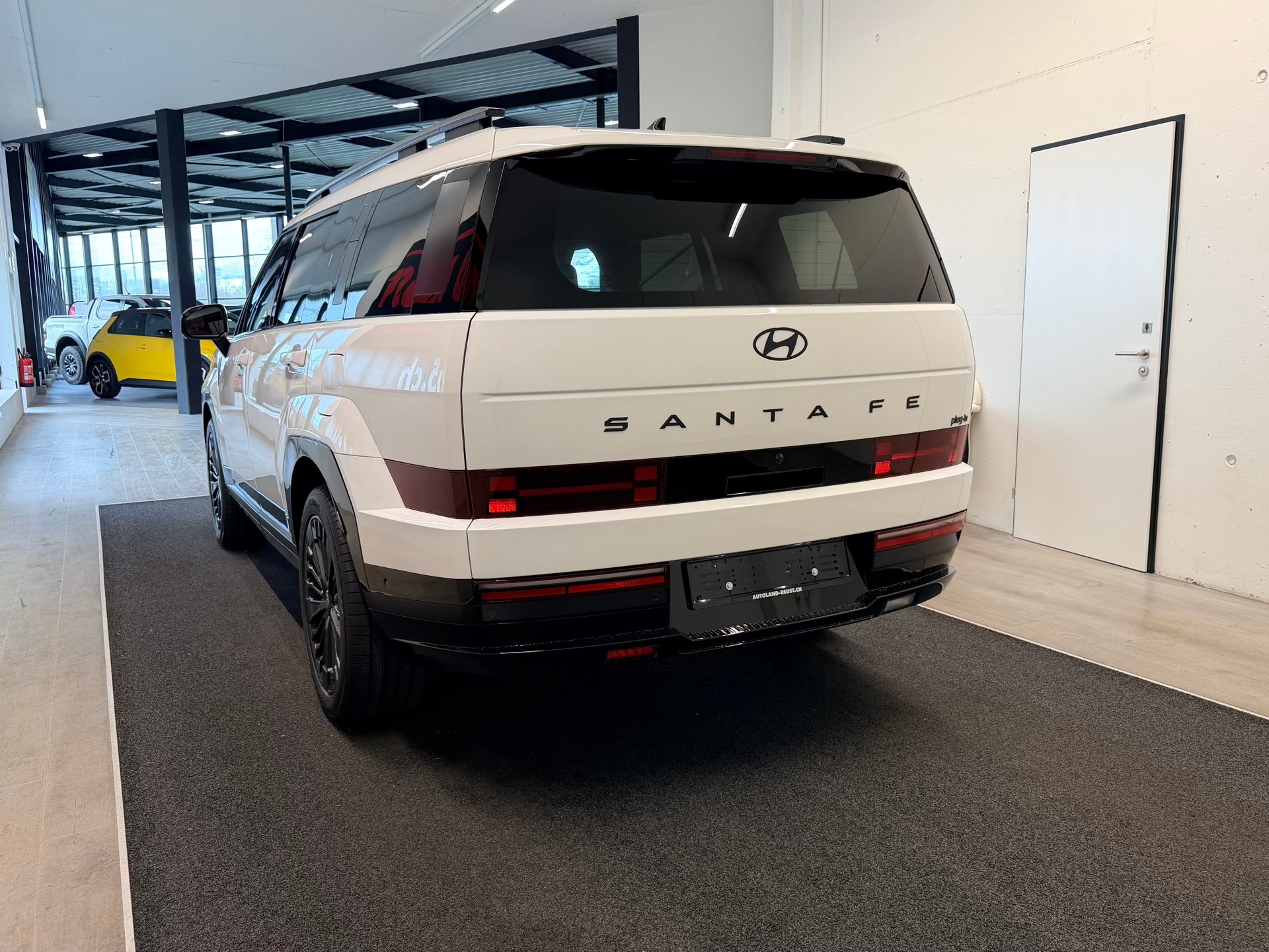 HYUNDAI Santa Fe 1.6 T-GDi PHEV Calligraphy 4WD Automatic-image-6