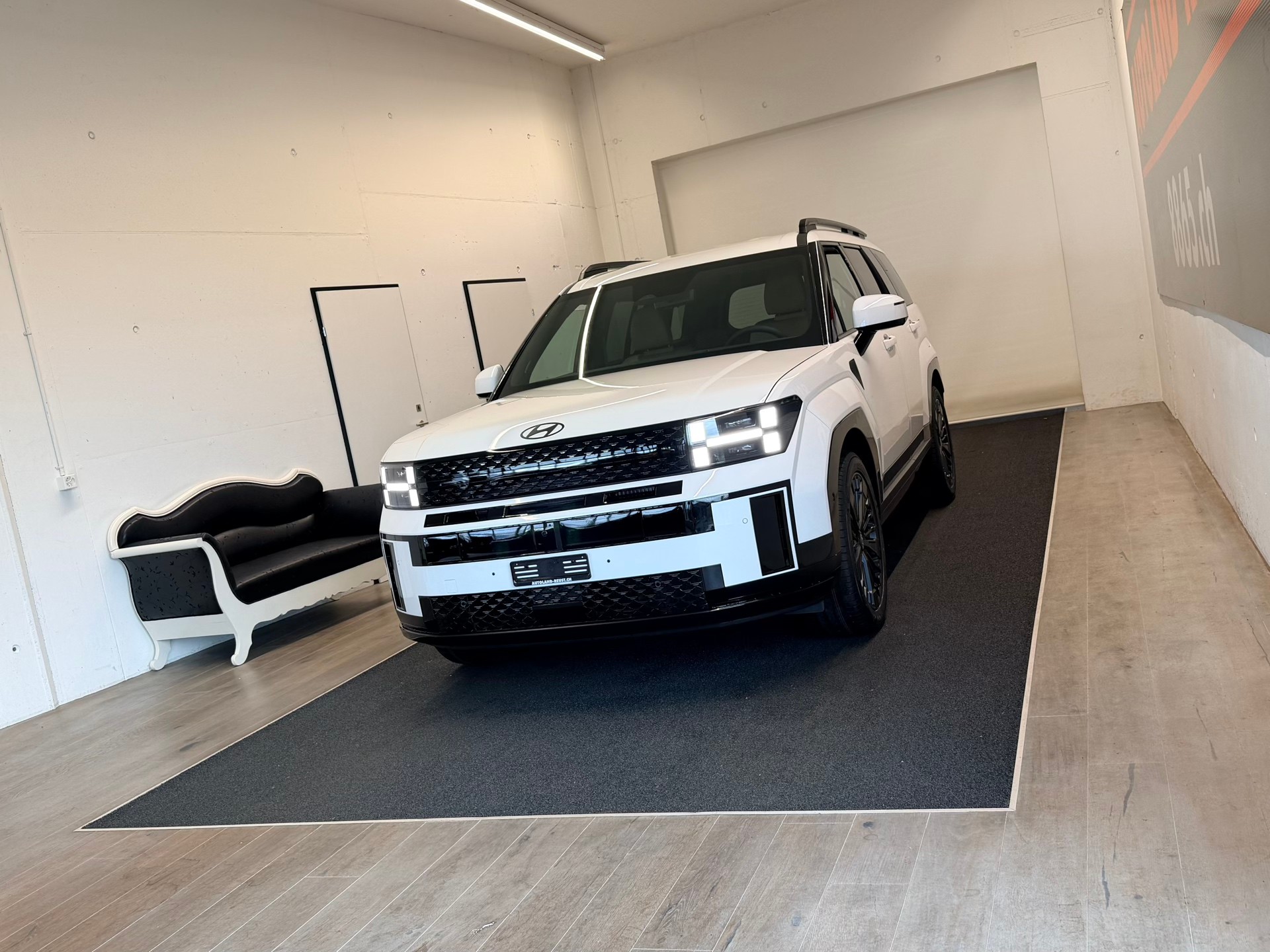 HYUNDAI Santa Fe 1.6 T-GDi PHEV Calligraphy 4WD Automatic-image-2