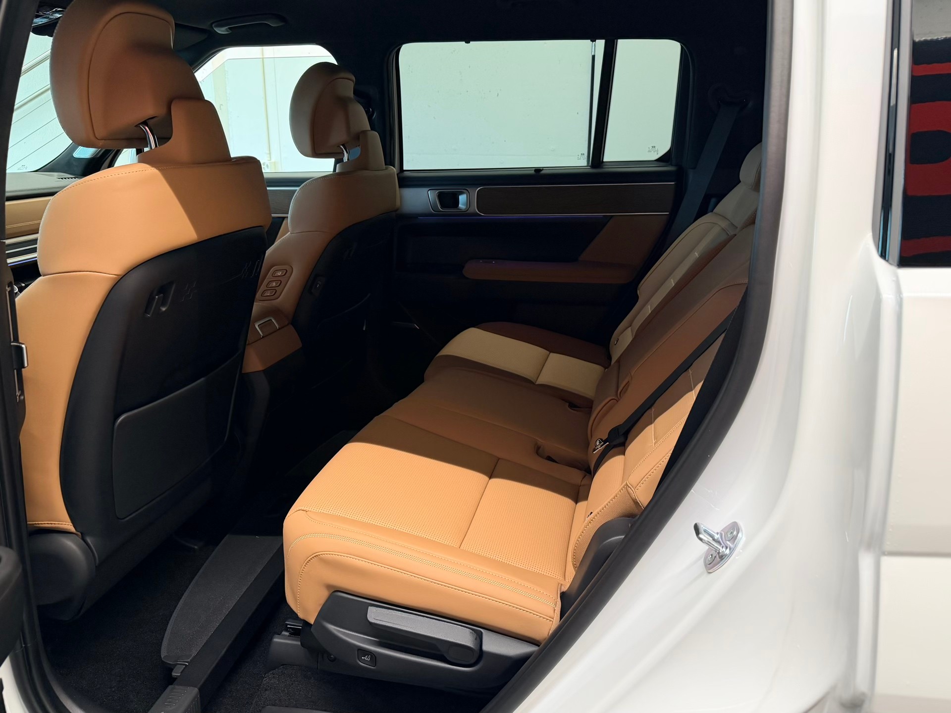 HYUNDAI Santa Fe 1.6 T-GDi PHEV Calligraphy 4WD Automatic-image-13